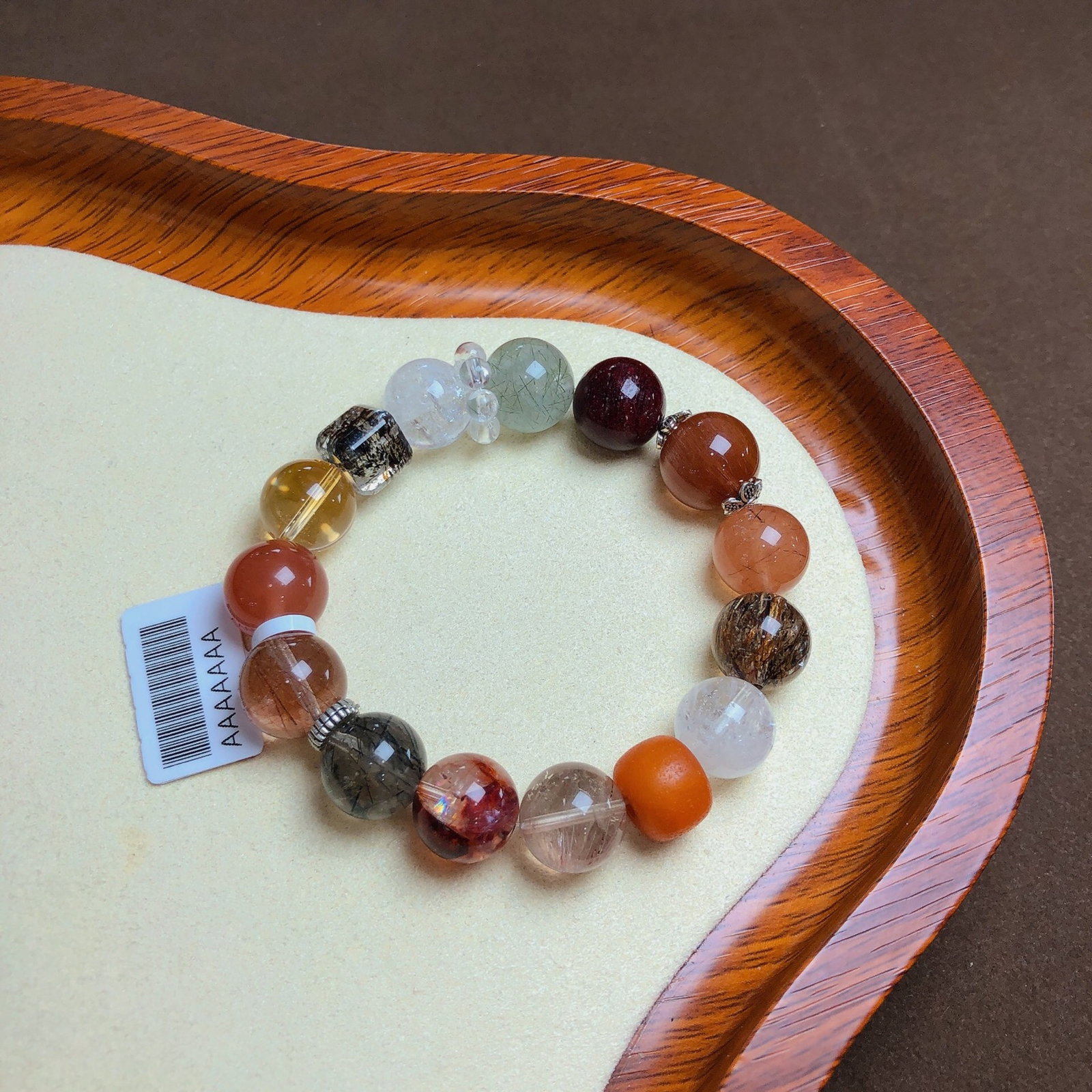 An Exquisite Crystal Bracelet: An Exquisite Crystal Bracelet,Size:0.5in,0.4inx0.4in,Weight:46g 水晶手串
