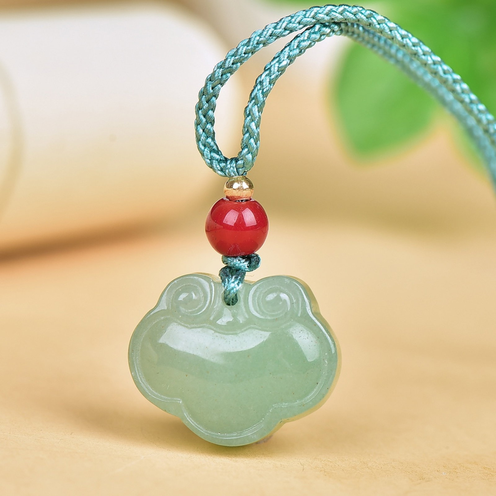 An Exquisite Greenish Jade Auspicious Cloud Pattern Pendant: An Exquisite Greenish Jade Auspicious Cloud Pattern Pendant,Size:0.7inx0.9in 青玉祥云纹挂件