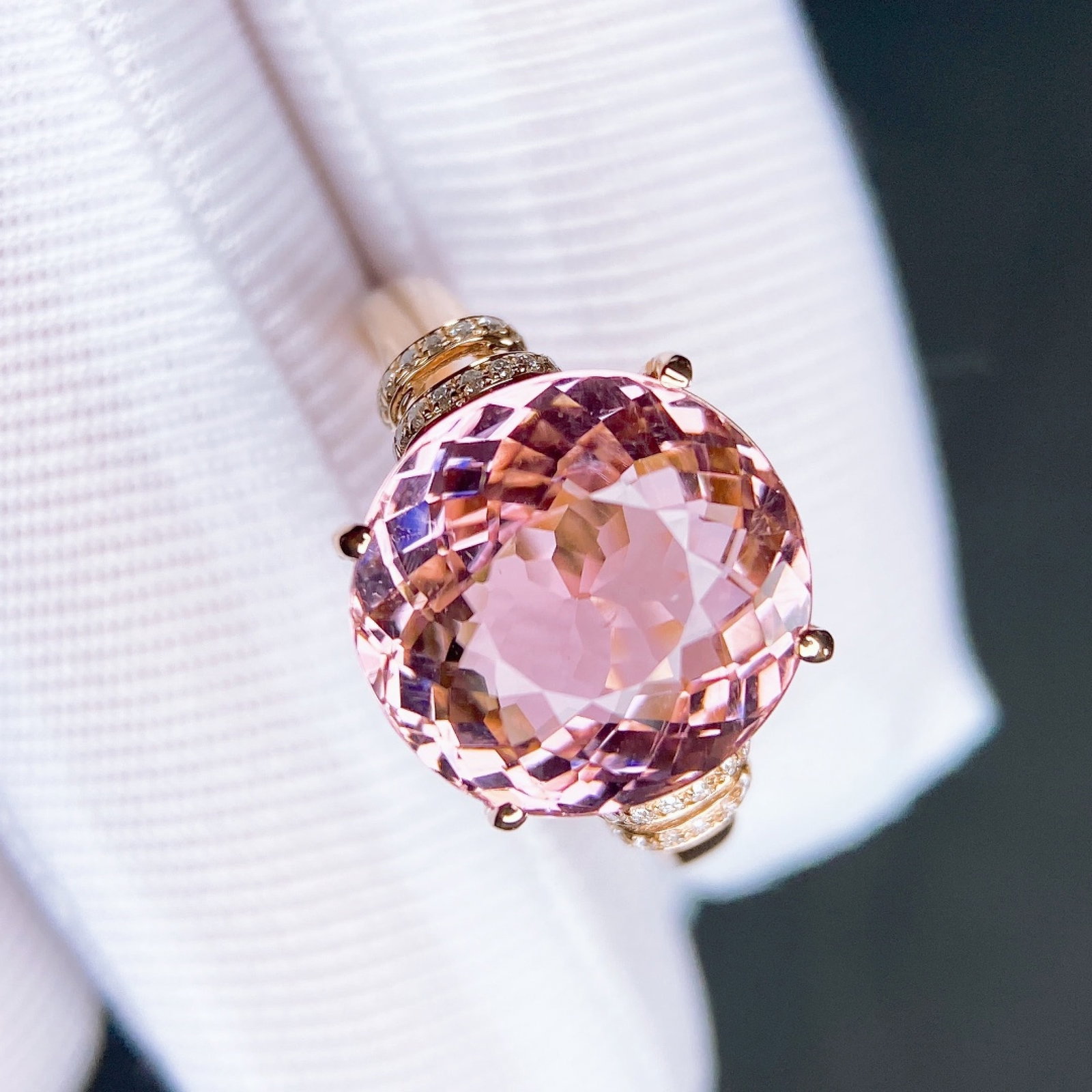 6.87Ctw Natural Tourmaline Ring: 6.87Ctw Natural Tourmaline Ring,Size:0.5inx0.4in 6.87Ctw天然碧玺戒指