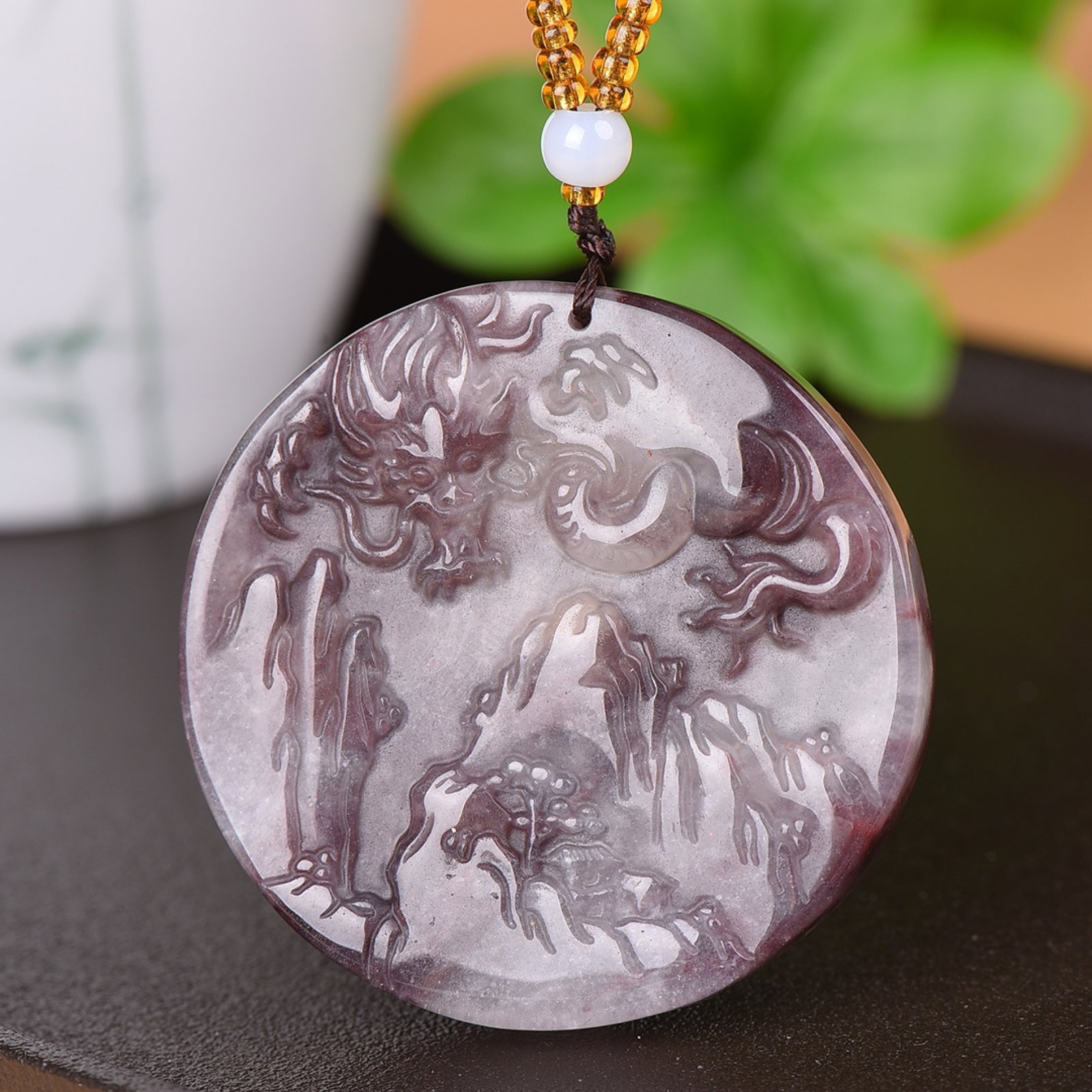 An Exquisite Black and White Dragon Pattern Pendant: An Exquisite Black and White Jade Dragon Pattern Pendant,Size:2inx2in 黑白玉龙纹挂件