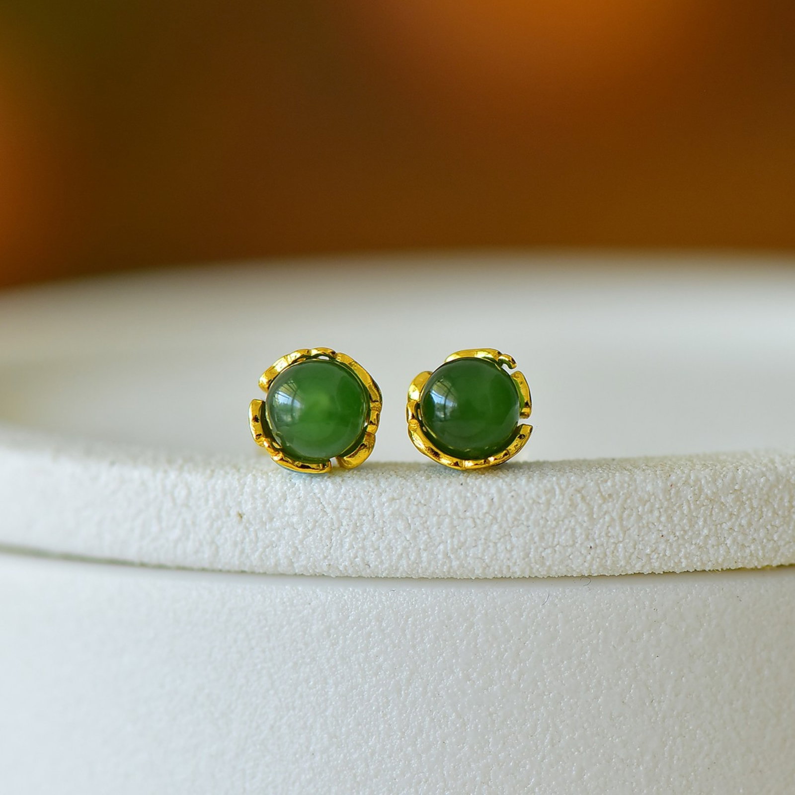 A Pair of Exquisite Sterling Silver-Gold Plated Inlaid Jasper Earrings: A Pair of Exquisite Sterling Silver-Gold Plated Inlaid Jasper Earrings,Size:0.2inx0.2in 一对纯银镀金镶碧玉耳环