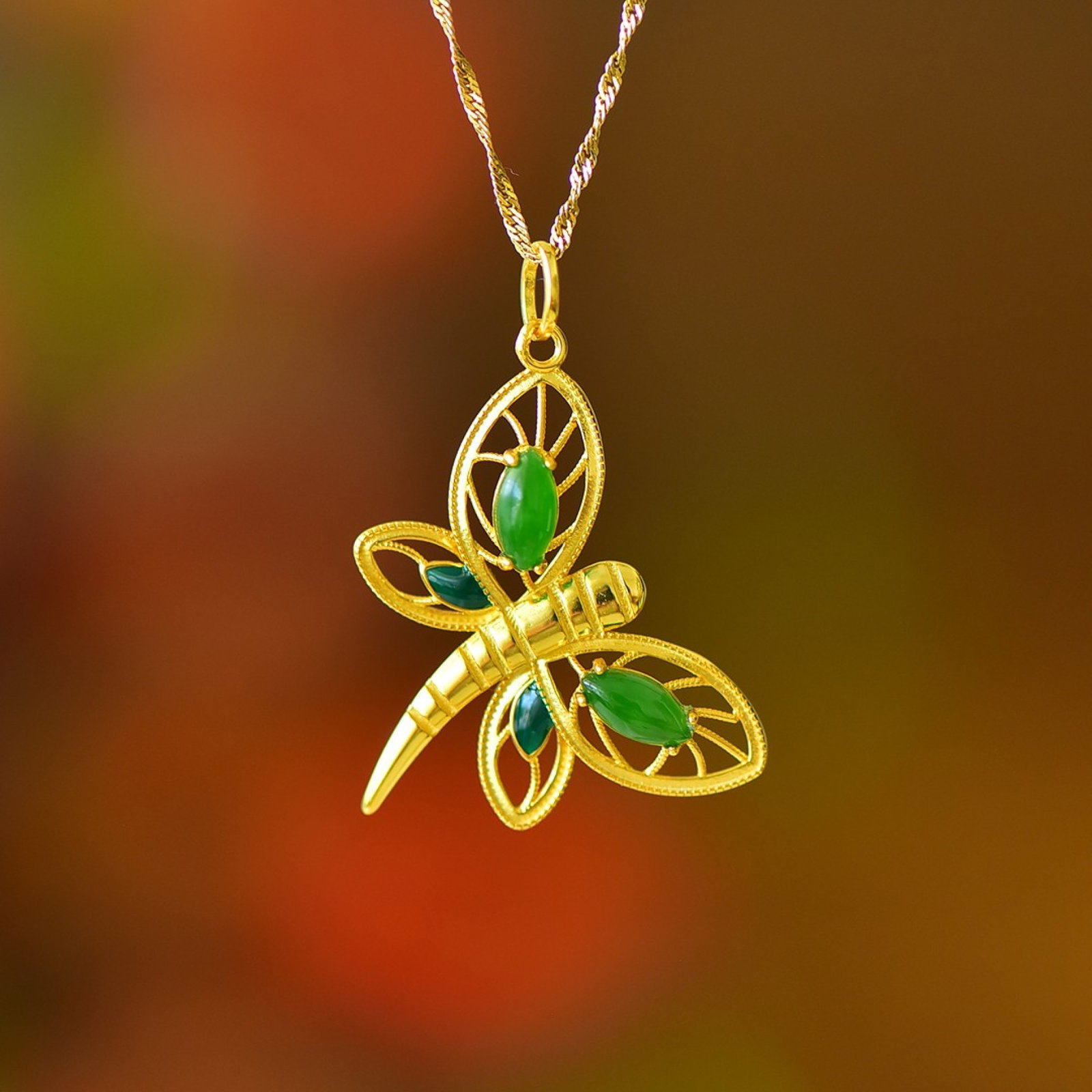 An Exquisite Sterling Silver-Gold Plated Inlaid Jasper Pendant: An Exquisite Sterling Silver-Gold Plated Inlaid Jasper Pendant 纯银镀金镶碧玉吊坠
