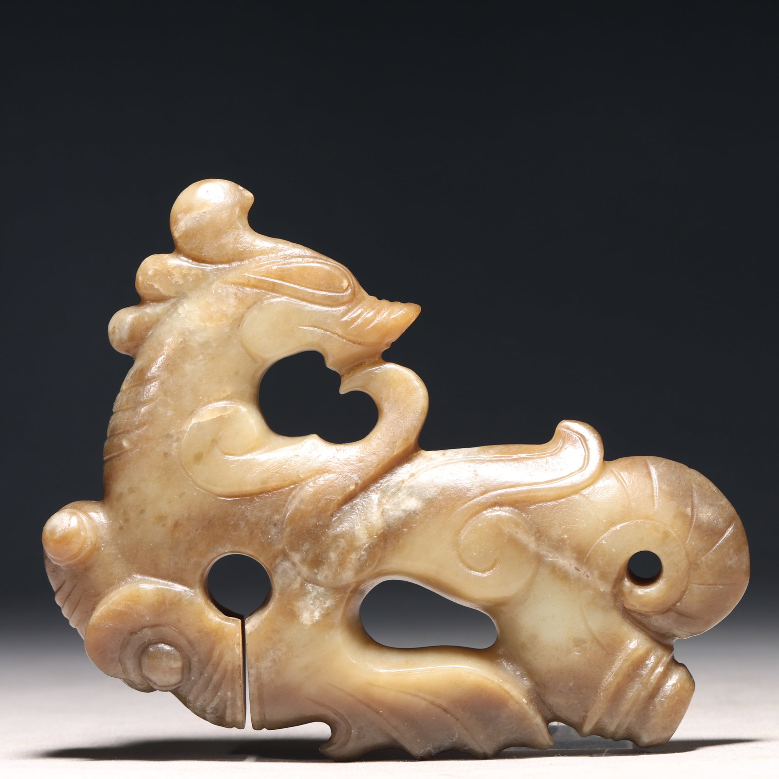 An Archaic Hongshan Culture White Jade?? Ornament: An Archaic Hongshan Culture White Jade凤 Ornament,Ancient Time, China,Size:6.3inx0.8inx4.7in,Weight:650g 红山文化白玉凤摆件,中国