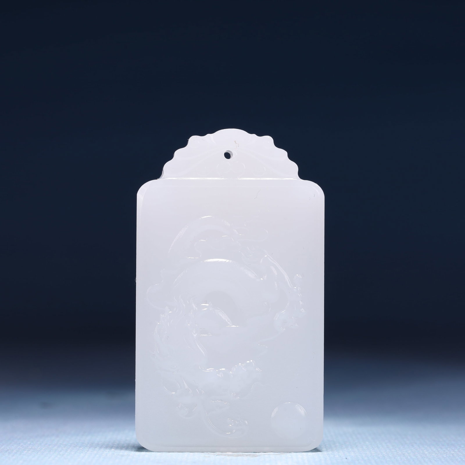 An Exquisite White Jade Chi-Dragon Pattern Pendant: An Exquisite White Jade Chi-Dragon Pattern Pendant,Size:1.6inx0.4inx2.4in,Weight:50g 白玉螭龙纹牌