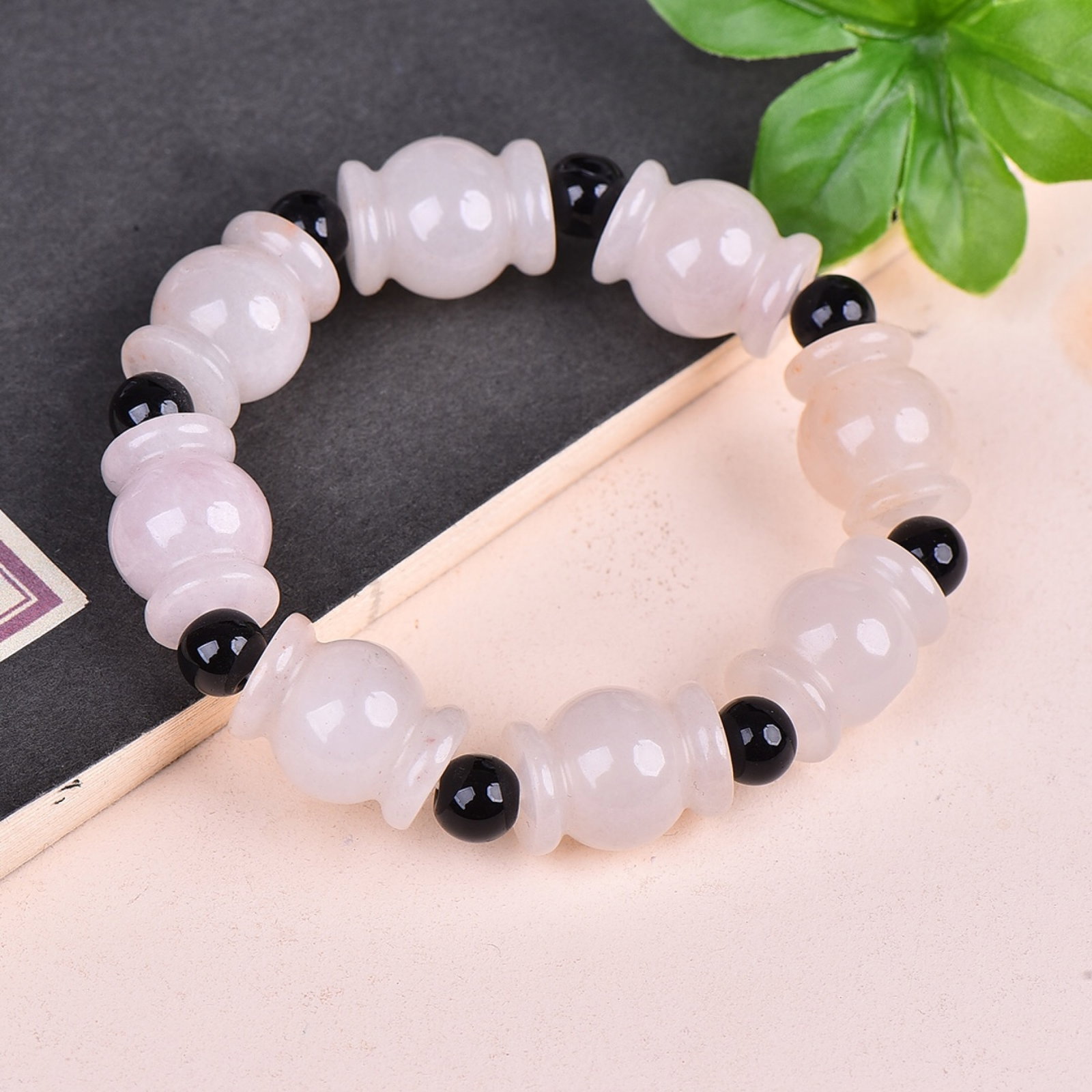 An Exquisite White Jade Bracelets - 3