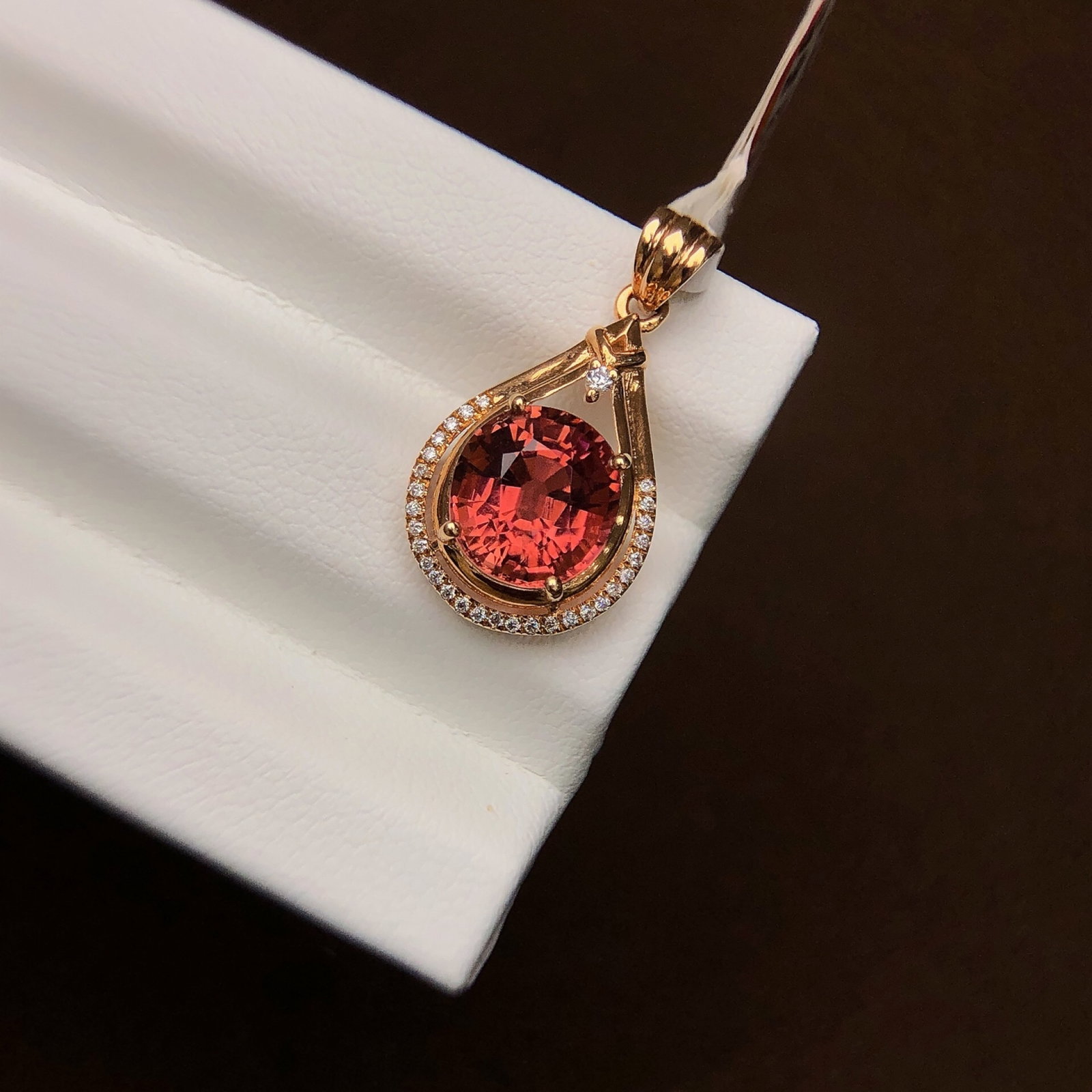 2.95Ctw Sterling Silver-Gold Plated Inlaid Natural Tourmaline Necklace: 2.95Ctw Sterling Silver-Gold Plated Inlaid Natural Tourmaline Necklace,Size:0.3inx0.3in 2.95Ctw纯银镀金嵌天然碧玺项链