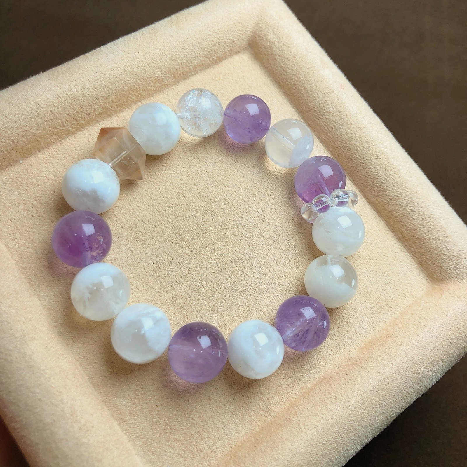 An Exquisite Crystal Bracelets: An Exquisite Crystal Bracelets,Size:0.5in,Weight:44.3g 水晶手串