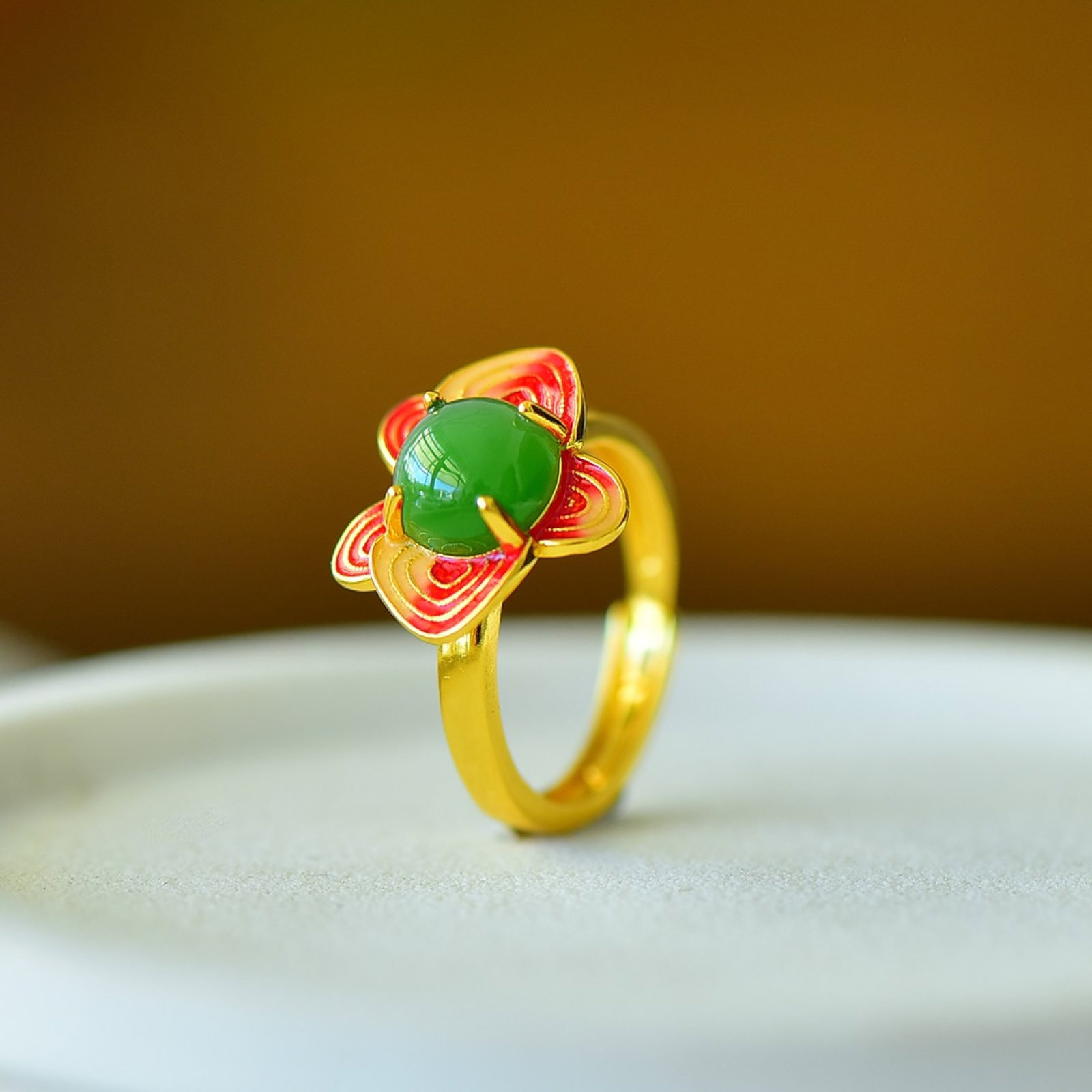 An Exquisite Sterling Silver-Gold Plated Inlaid Jasper Enamel Ring: An Exquisite Sterling Silver-Gold Plated Inlaid Jasper Enamel Ring,Size:0.3inx0.3in 纯银镀金镶碧玉珐琅戒指