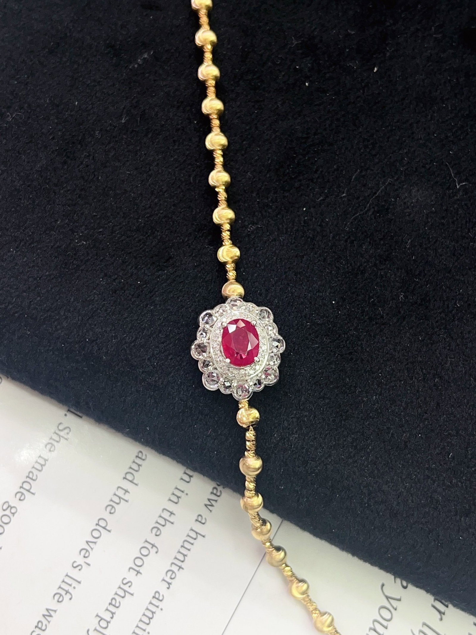 A Exquisite 18k Gold Inlaid 1.10ct Natural Ruby Bracelets,Inlaid Diamond: A Exquisite 18k Gold Inlaid 1.10ct Natural Ruby Bracelets,Inlaid Diamond,Total Weight:3.90g 18k金镶 1.10ct 天然红宝石手链,嵌钻石