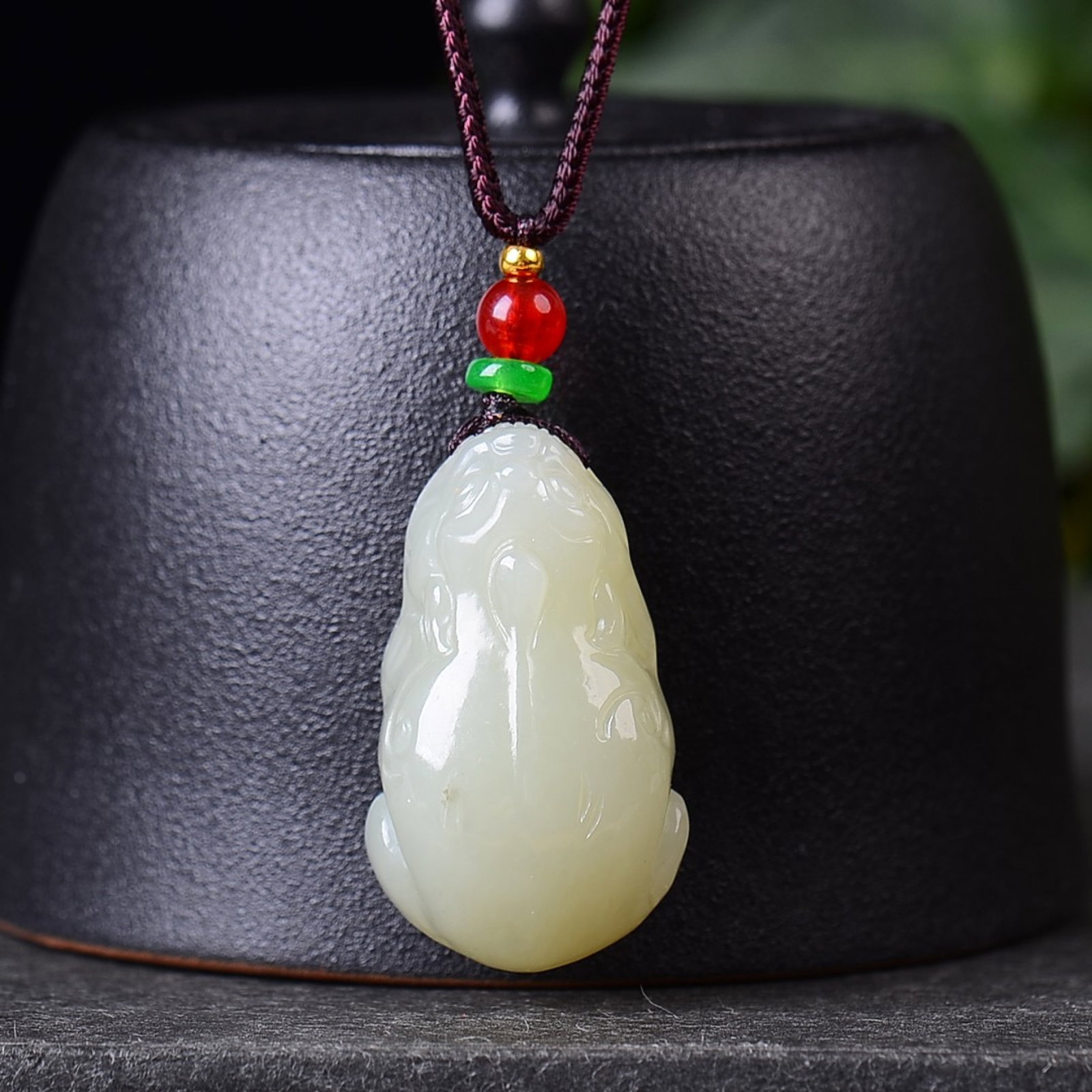 An Exquisite White Jade Wealth-Attracting Creature Pendant: An Exquisite White Jade Wealth-Attracting Creature Pendant,Size:1.4inx0.8in 白玉貔貅挂件
