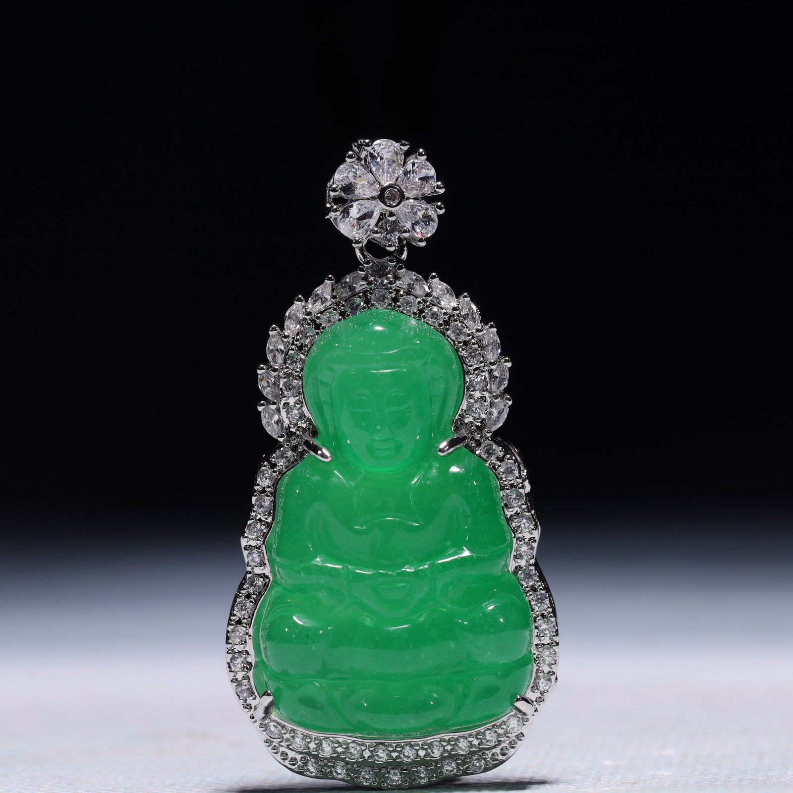 An Exquisite Statue of Avalokitesvara Pendant,Inlaid Gems (1 of 4)