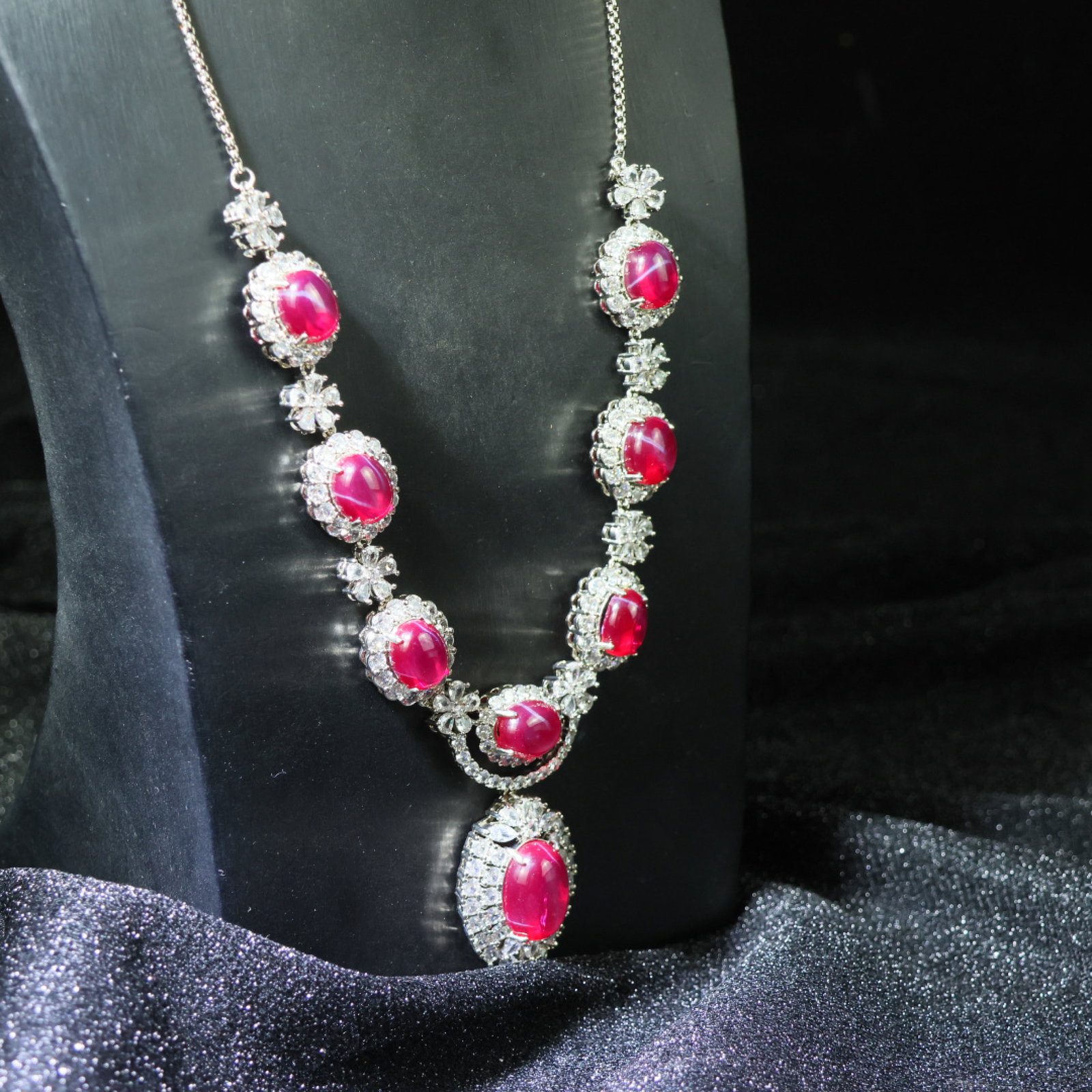 An Exquisite Necklace - 4