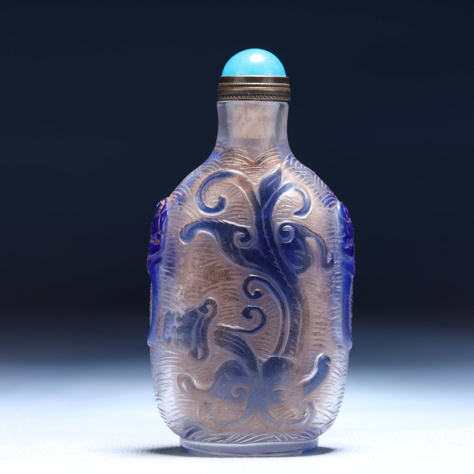 An Exquisite Glass Chi-Dragon Pattern Snuff Bottle: An Exquisite Glass Chi-Dragon Pattern Snuff Bottle,Qing Dynasty,China,Guangxu Four-character Mark,Size:1.8inx0.8inx3.3in,Weight:77g 琉璃螭龙纹鼻烟壶,