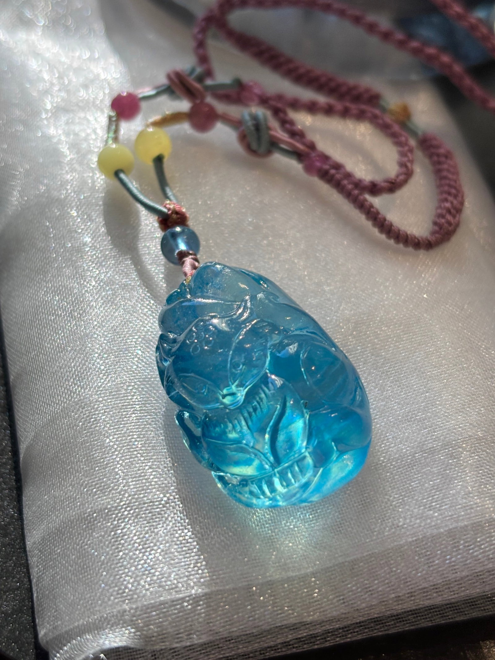An Exquisite Aquamarine Fox Pattern Pendant: An Exquisite Aquamarine Fox Pattern Pendant,Size:1.1inx0.8inx0.5in,Weight:12.2g 海蓝宝狐狸纹挂件
