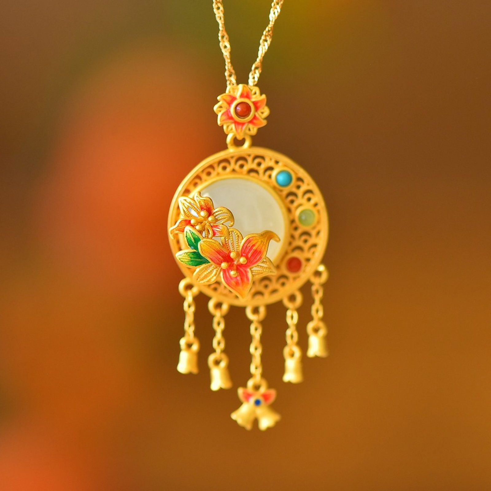 An Exquisite Sterling Silver-Gold Plated Inlaid White Jade Pendant: An Exquisite Sterling Silver-Gold Plated Inlaid White Jade Pendant 纯银镀金镶白玉吊坠