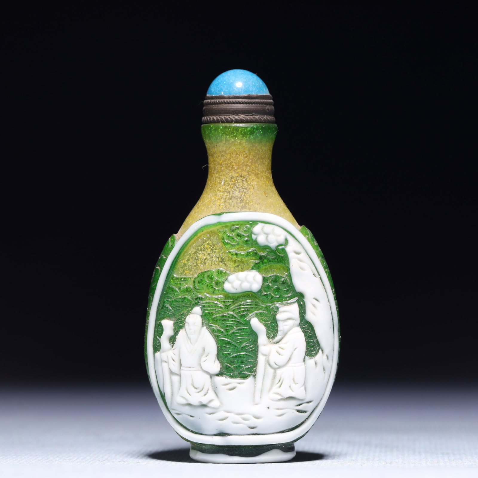 An Exquisite Glass Figure Pattern Snuff Bottle: An Exquisite Glass Figure Pattern Snuff Bottle,Qing Dynasty,China,Size:1.4inx0.8inx3in,Weight:47.4g 琉璃人物纹鼻烟壶,中国清代