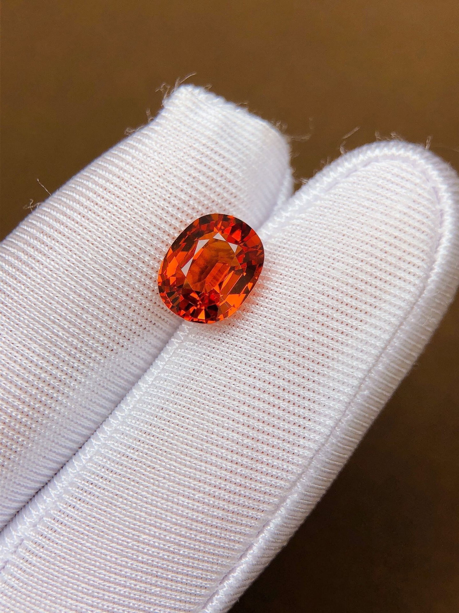 3.66Ctw Natural Gemstone Loose: 3.66Ctw Natural Gemstone Loose,Size:0.4inx0.3inx0.2in 3.66Ctw天然宝石裸石