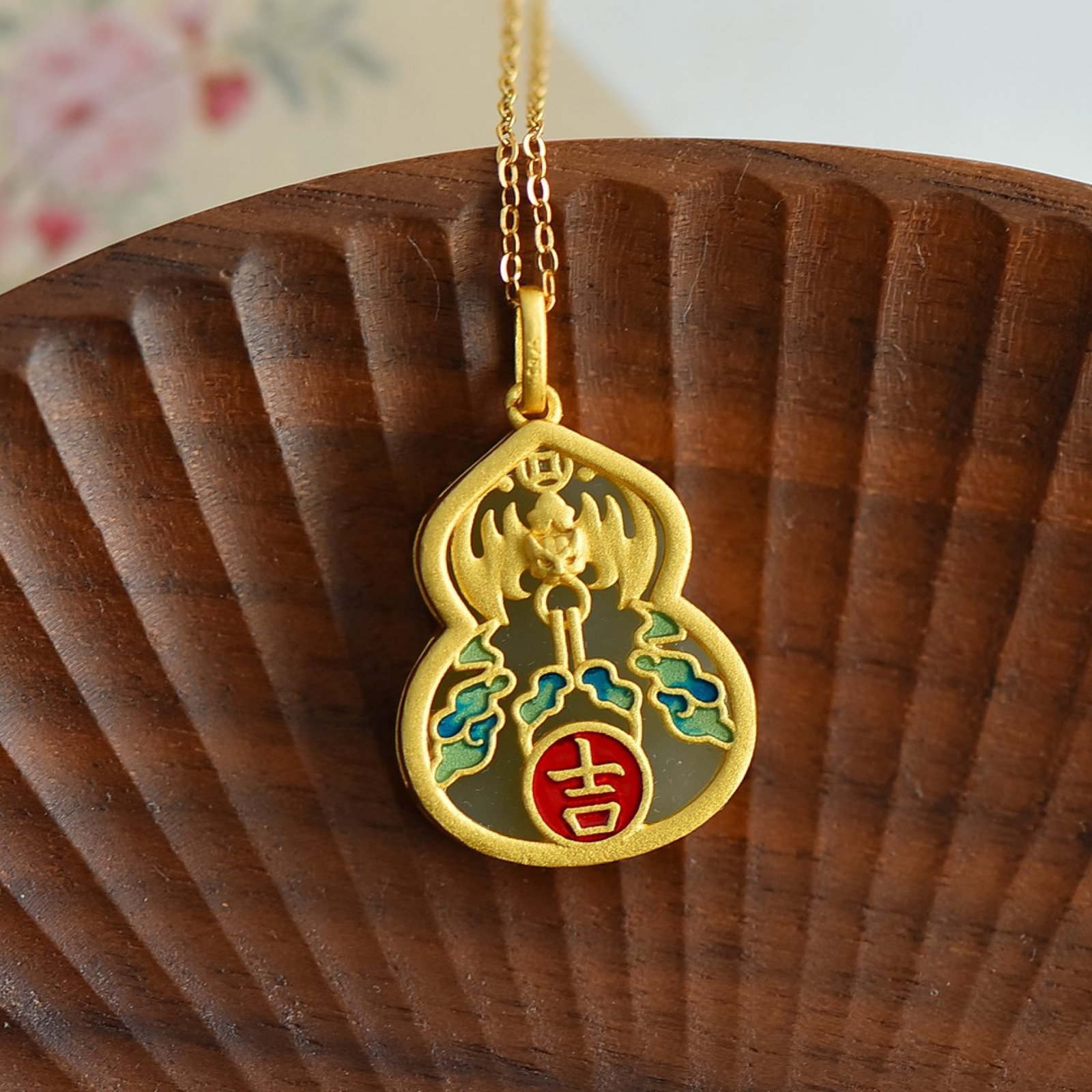 An Exquisite Sterling Silver-Gold Plated Inlaid White Jade Enamel Pendant: An Exquisite Sterling Silver-Gold Plated Inlaid White Jade Enamel Pendant 纯银镀金镶白玉珐琅吊坠