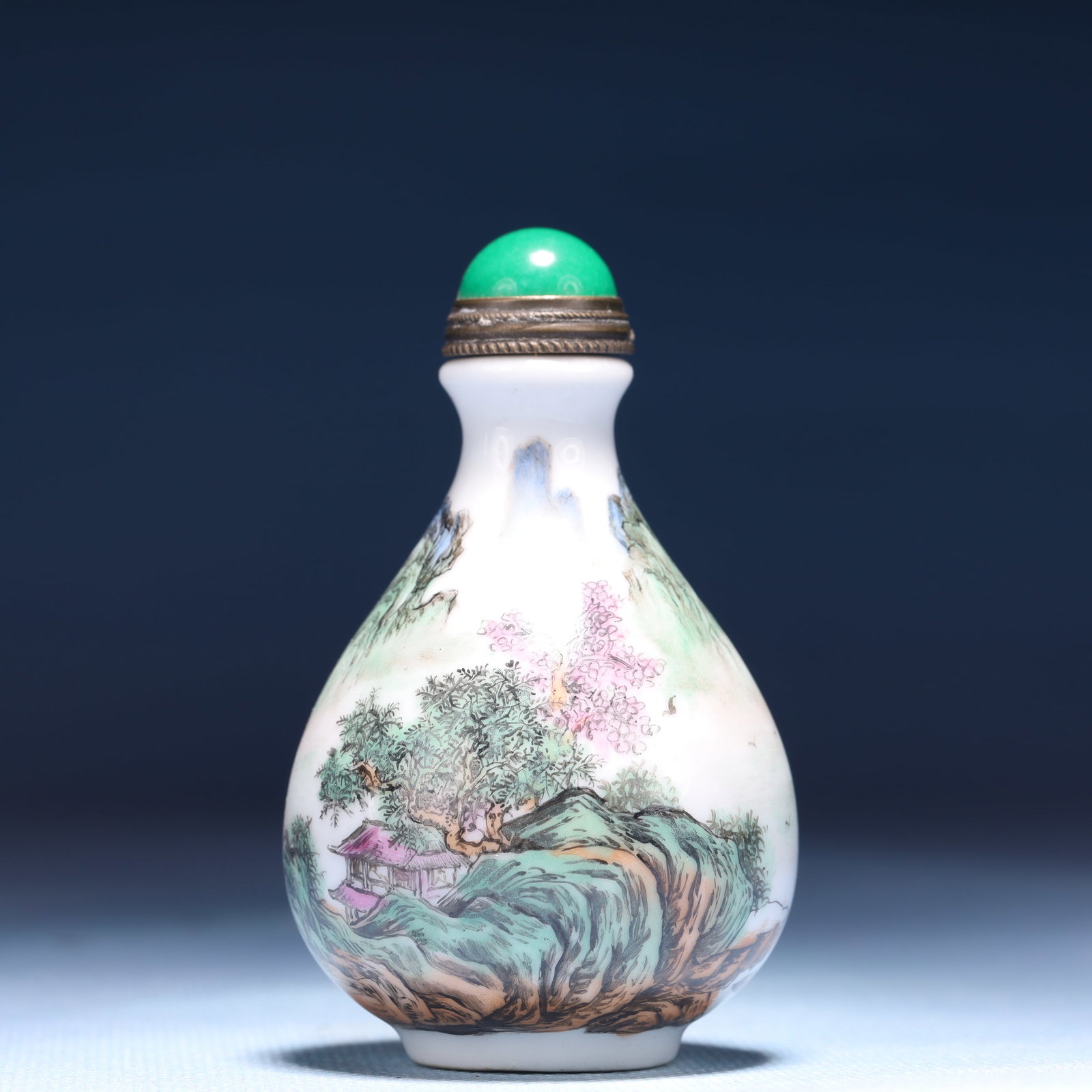 An Exquisite Enamel Landscape Pattern Snuff Bottle: An Exquisite Enamel Landscape Pattern Snuff Bottle,Qing Dynasty,China,Qianlong Four-character Mark,Size:2inx3in,Weight:48g 珐琅彩山水纹鼻烟壶,