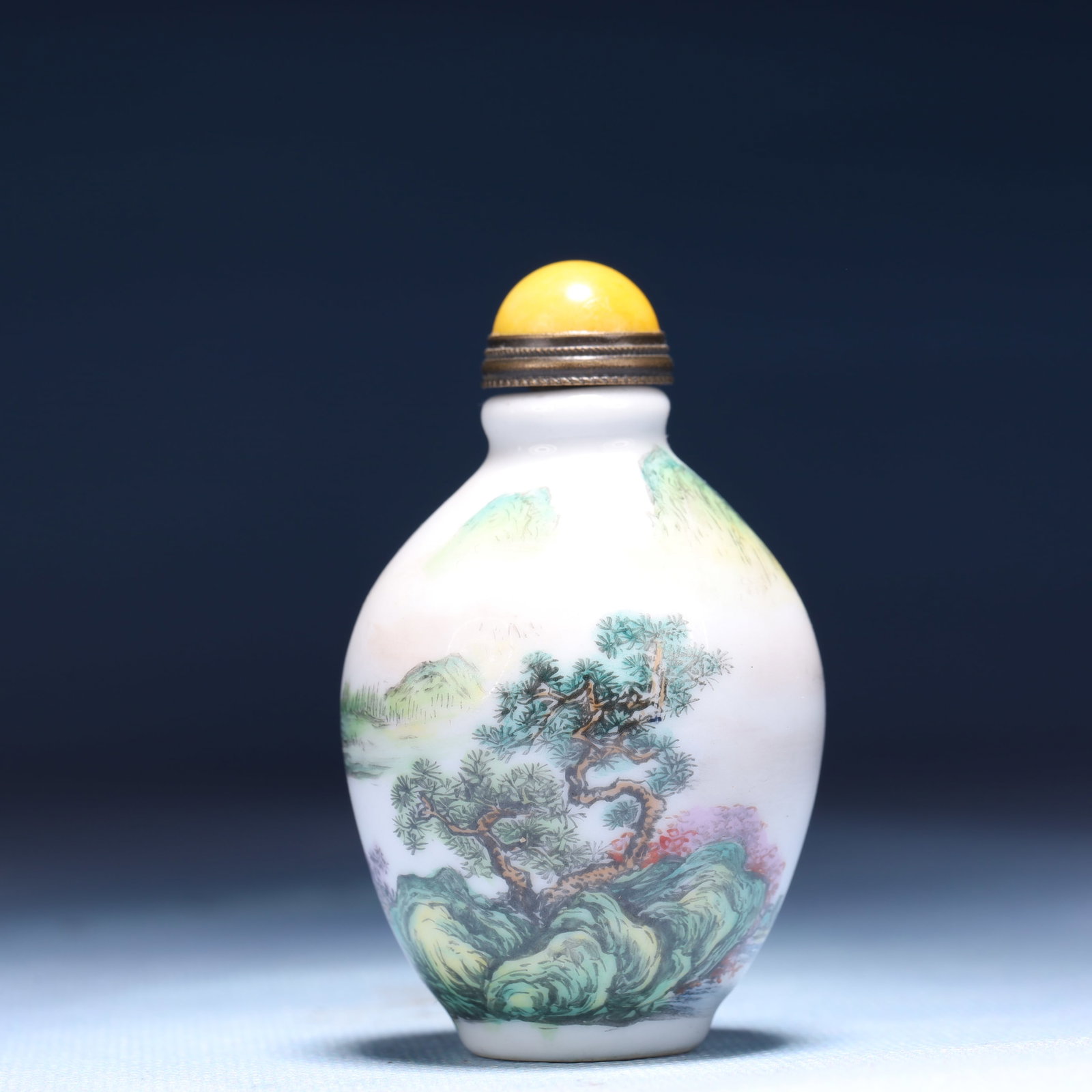 An Exquisite Enamel Landscape Pattern Snuff Bottle,with poem: An Exquisite Enamel Landscape Pattern Snuff Bottle,with poem,Qing Dynasty,China,Qianlong Four-character Mark,Size:2inx2.8in,Weight:60g 珐琅彩山水纹鼻烟&