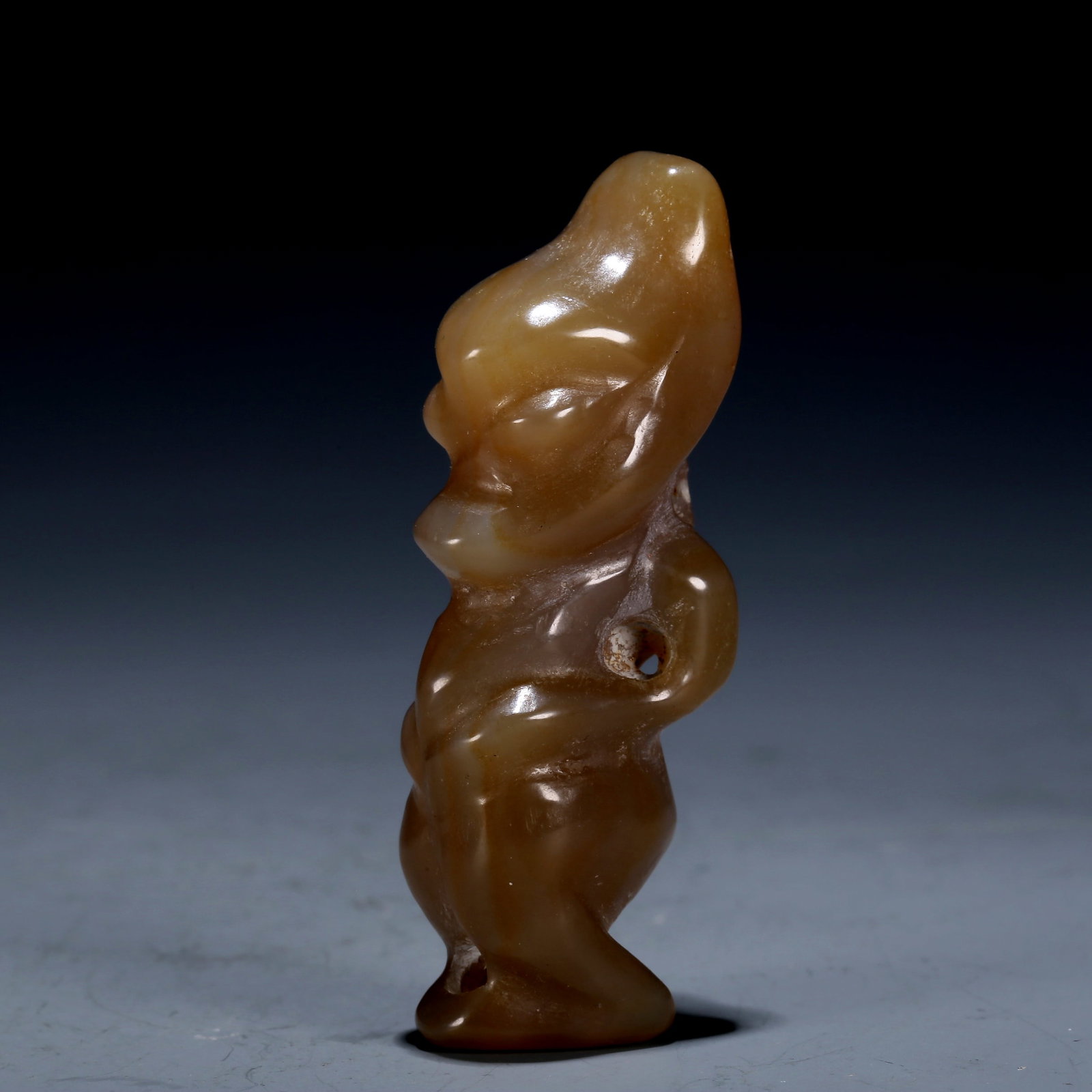 A Hongshan Culture Agate 'Dragon' Pendant: A Hongshan Culture Agate 'Dragon' Pendant Chinese Neolithic Period. Size:0.6inx2.3in