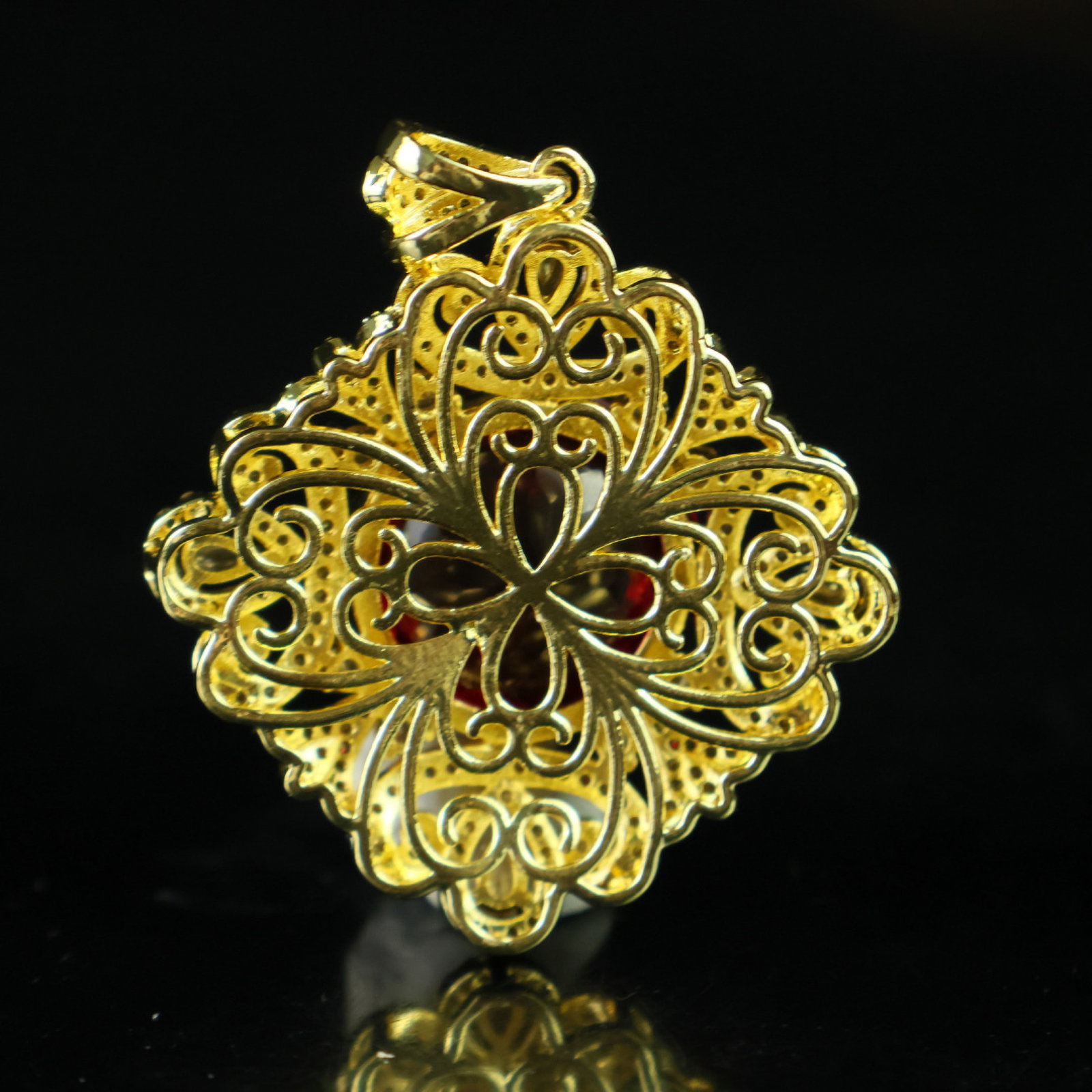 An Exquisite Pendant - 5