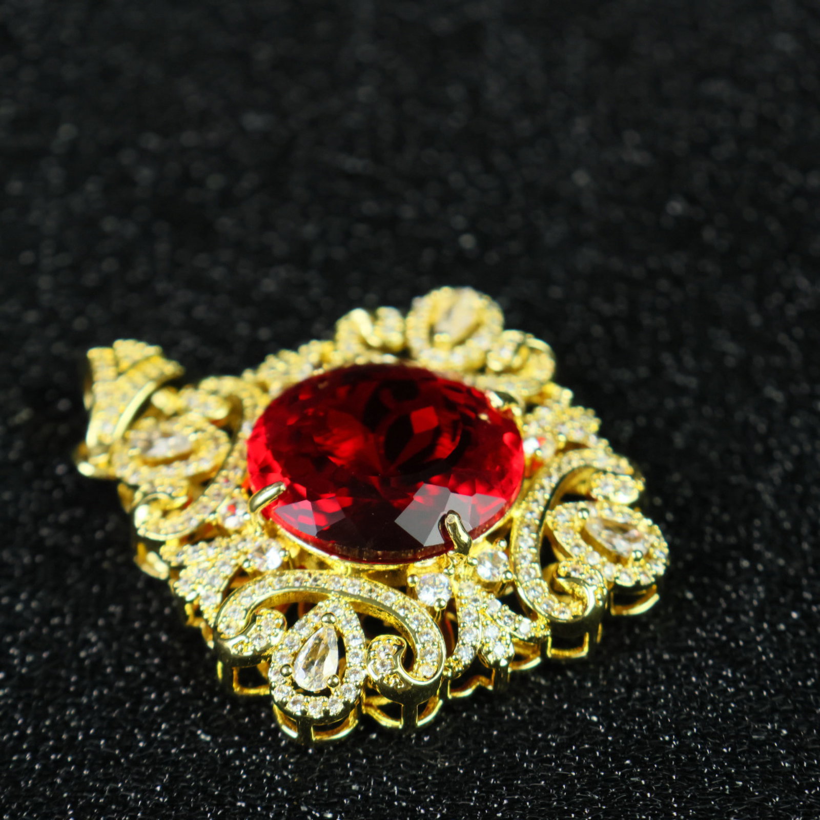 An Exquisite Pendant - 7