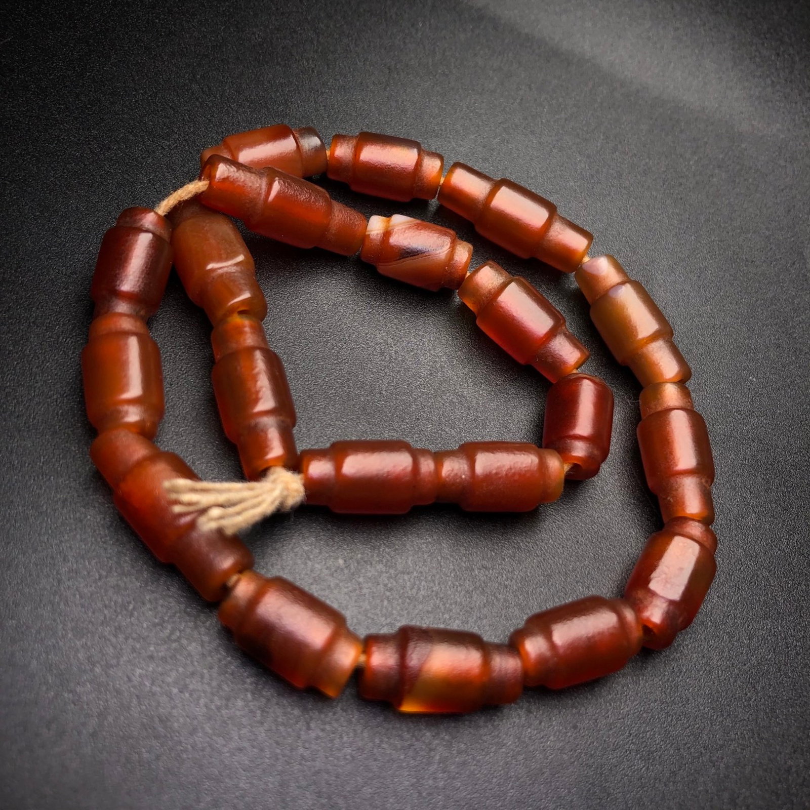 A Precious Agate Bracelets: A Precious Agate Bracelets,Size:0.7inx0.3in*20 玛瑙手串