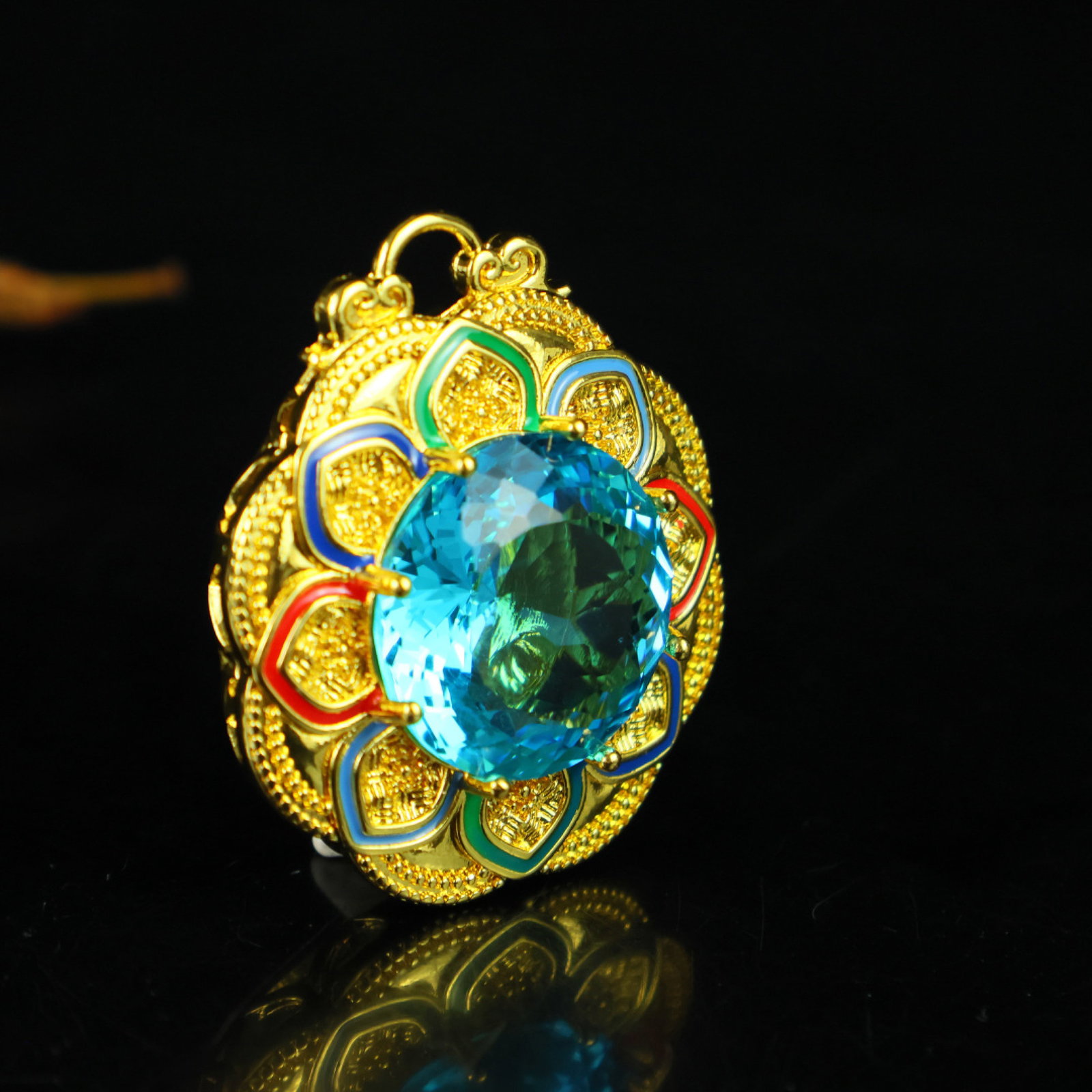 An Exquisite Pendant - 3