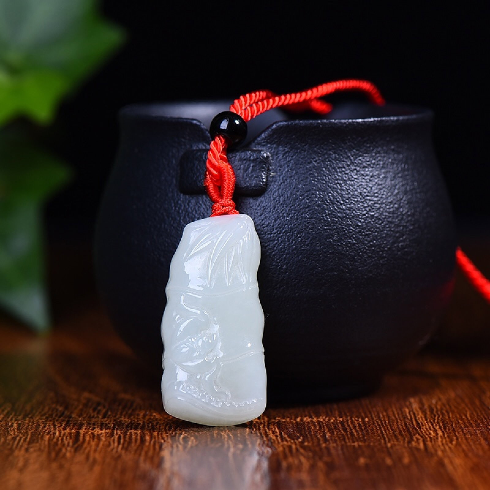 An Exquisite White Jade Bamboo Pattern Pendant: An Exquisite White Jade Bamboo Pattern Pendant,Size:0.7inx1.4in 白玉竹纹挂件