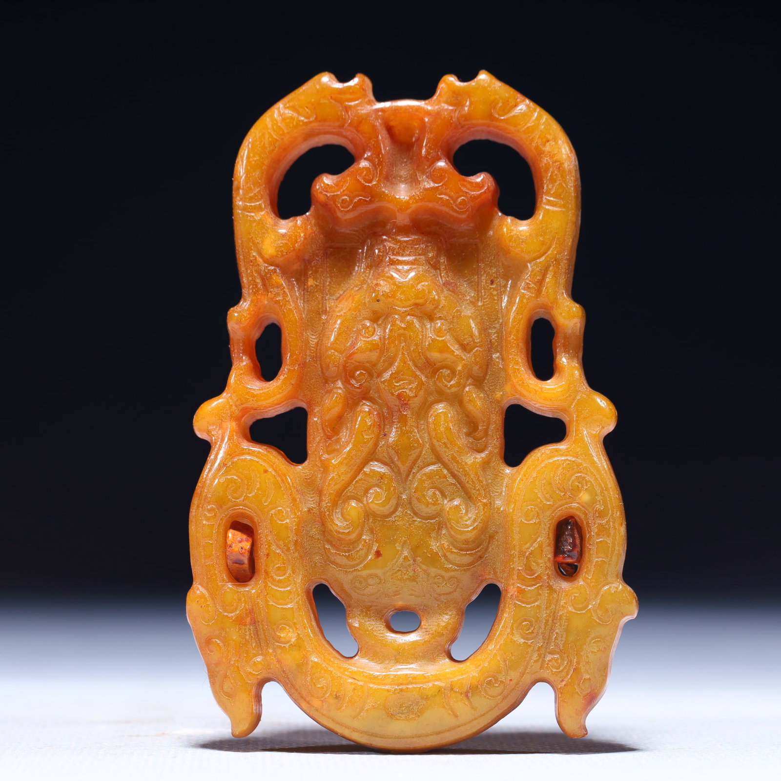An Exquisite Archaic Jade Beast Pattern Pendant: An Exquisite Archaic Jade Beast Pattern Pendant,Ancient Time,China,Size:2.4inx0.2inx3.3in,Weight:62g