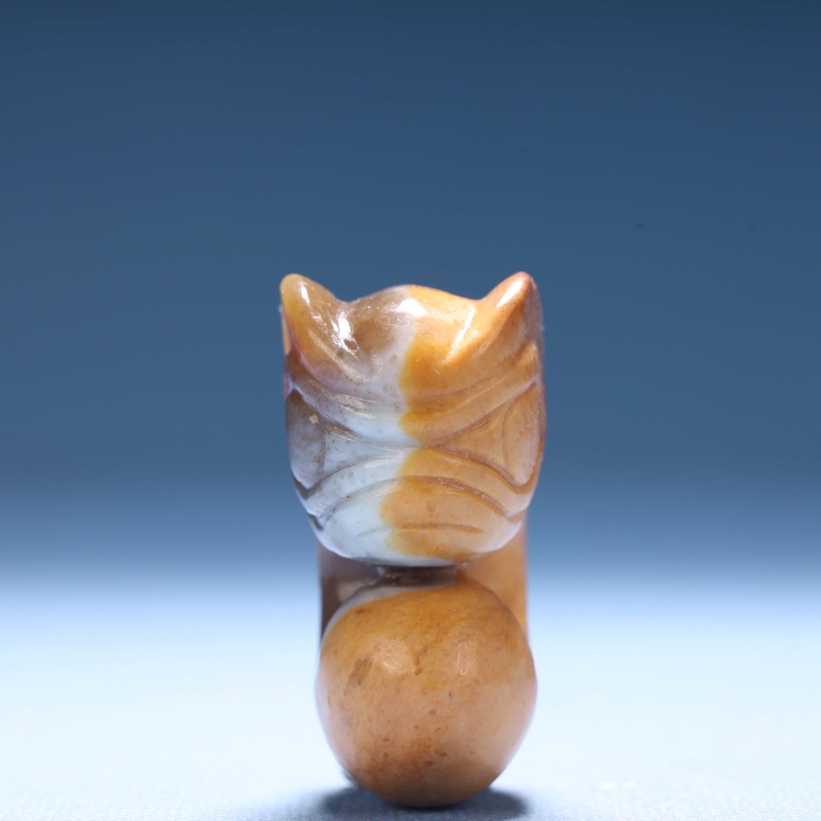 An Archaic Hongshan Culture Yellow Jade Pig and Dragon Pendant: An Archaic Hongshan Culture Yellow Jade Pig and Dragon Pendant,Ancient Time,China,Size:1.3inx0.9inx1.8in,Weight:54.7g 红山文化黄玉猪龙挂件,&