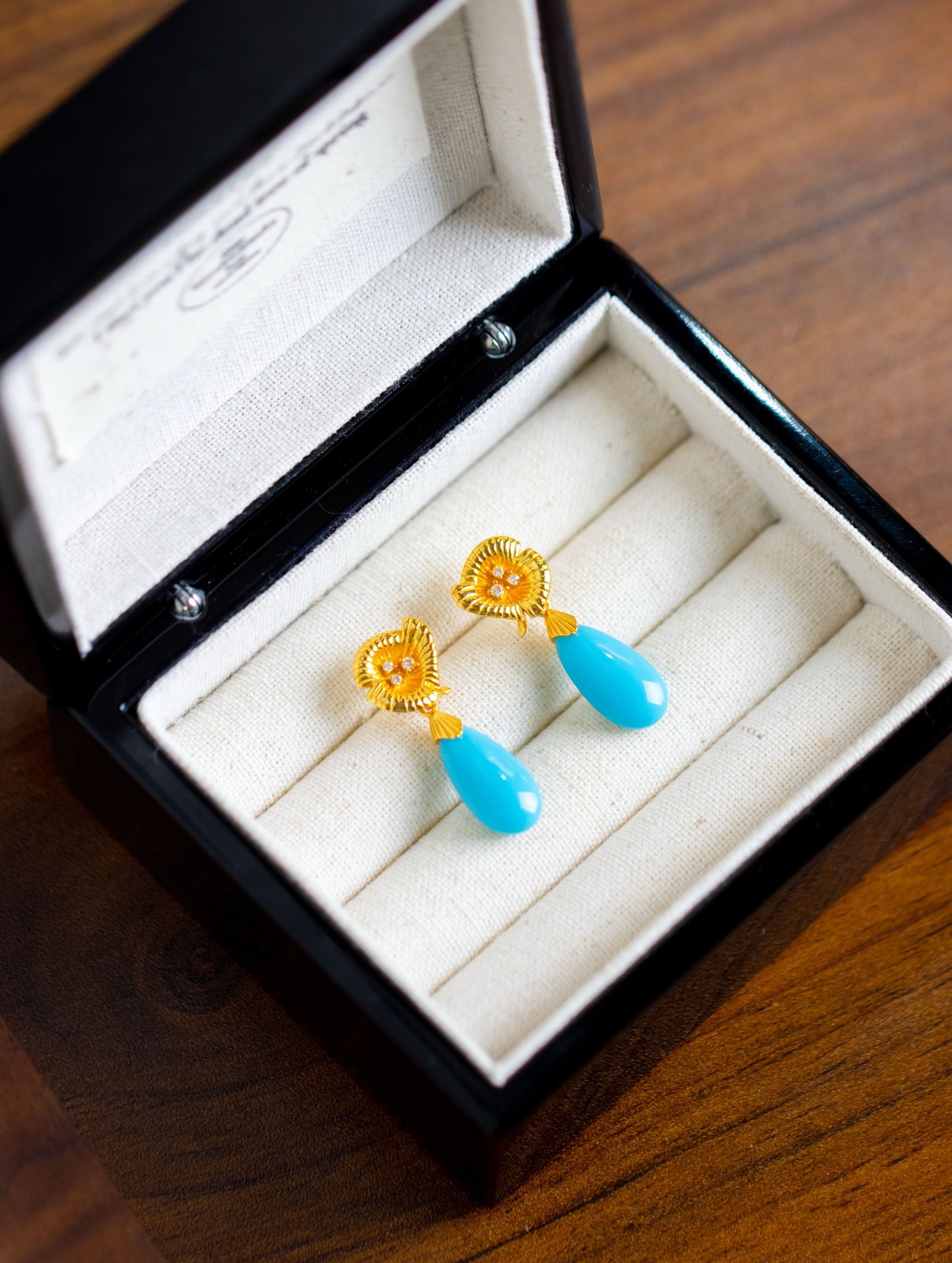 A Pair of Exquisite Sterling Silver-Gold Plated Inlaid Turquoise Earrings, Inlaid Diamond: A Pair of Exquisite Sterling Silver-Gold Plated Inlaid Turquoise Earrings, Inlaid Diamond