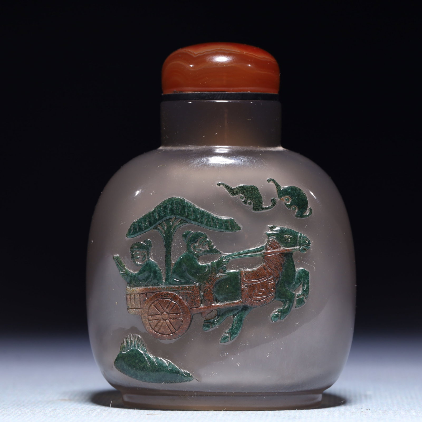 An Exquisite Agate Character and Story Pattern Snuff Bottle: An Exquisite Agate Character and Story Pattern Snuff Bottle,Qing Dynasty,China,Size:2.2inx1.2inx3in,Weight:89.8g