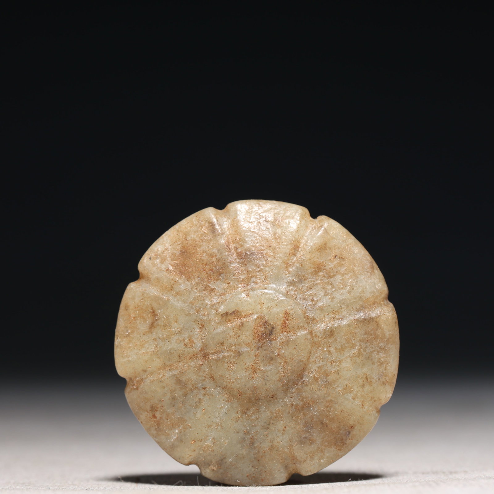 An Archaic Hongshan Culture Yellow Jade Turtle shell Pendant: An Archaic Hongshan Culture Yellow Jade Turtle shell Pendant,Ancient Time, China,Size:1.8inx0.2in Weight:27.7g 红山文化黄玉龟壳挂件,新