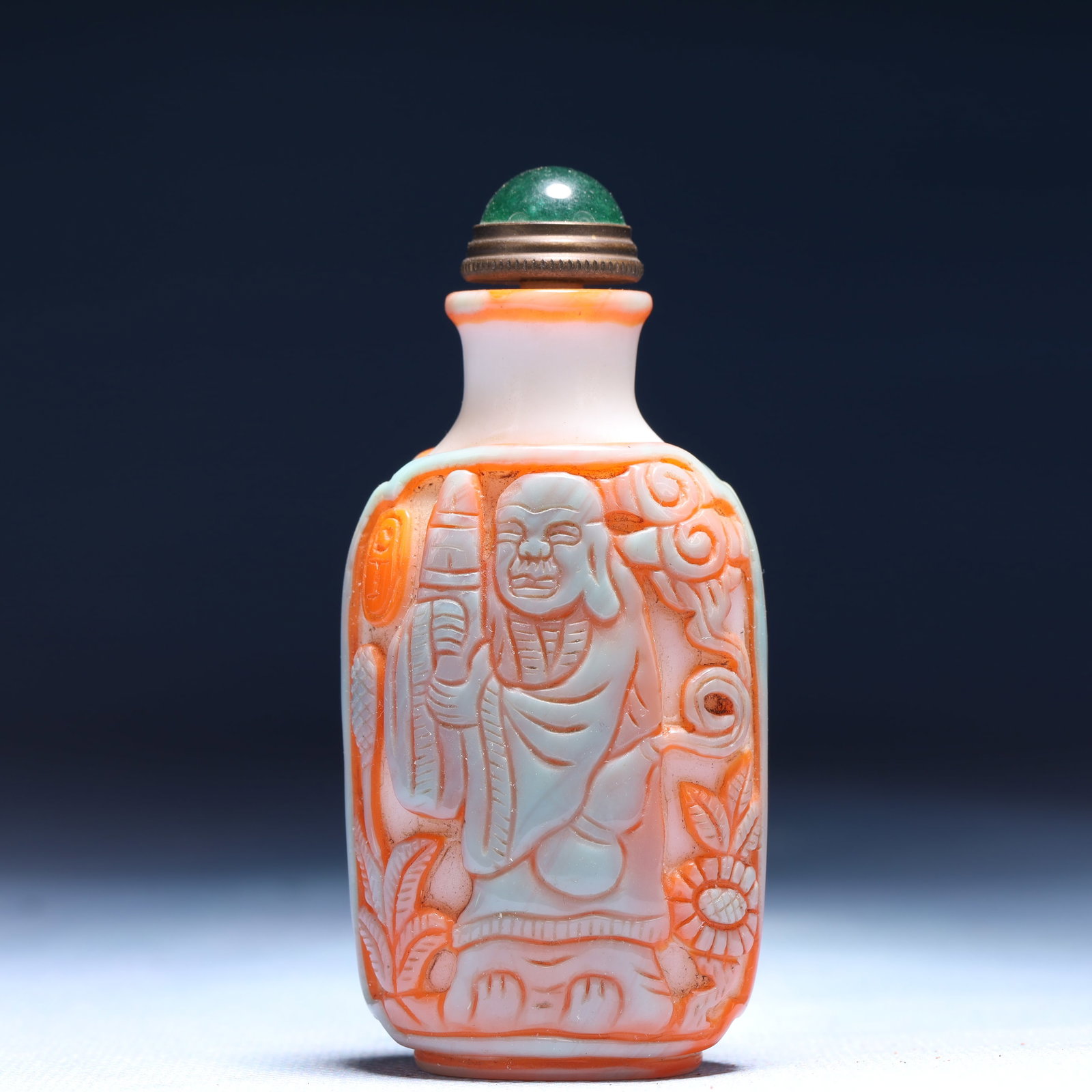 An Exquisite Glass Figure Pattern Snuff Bottle: An Exquisite Glass Figure Pattern Snuff Bottle,Qing Dynasty,China,Daoguang Four-character Mark,Size:1.6inx1.2inx3.3in,Weight:64g 琉璃人物纹鼻烟壶,ߑ