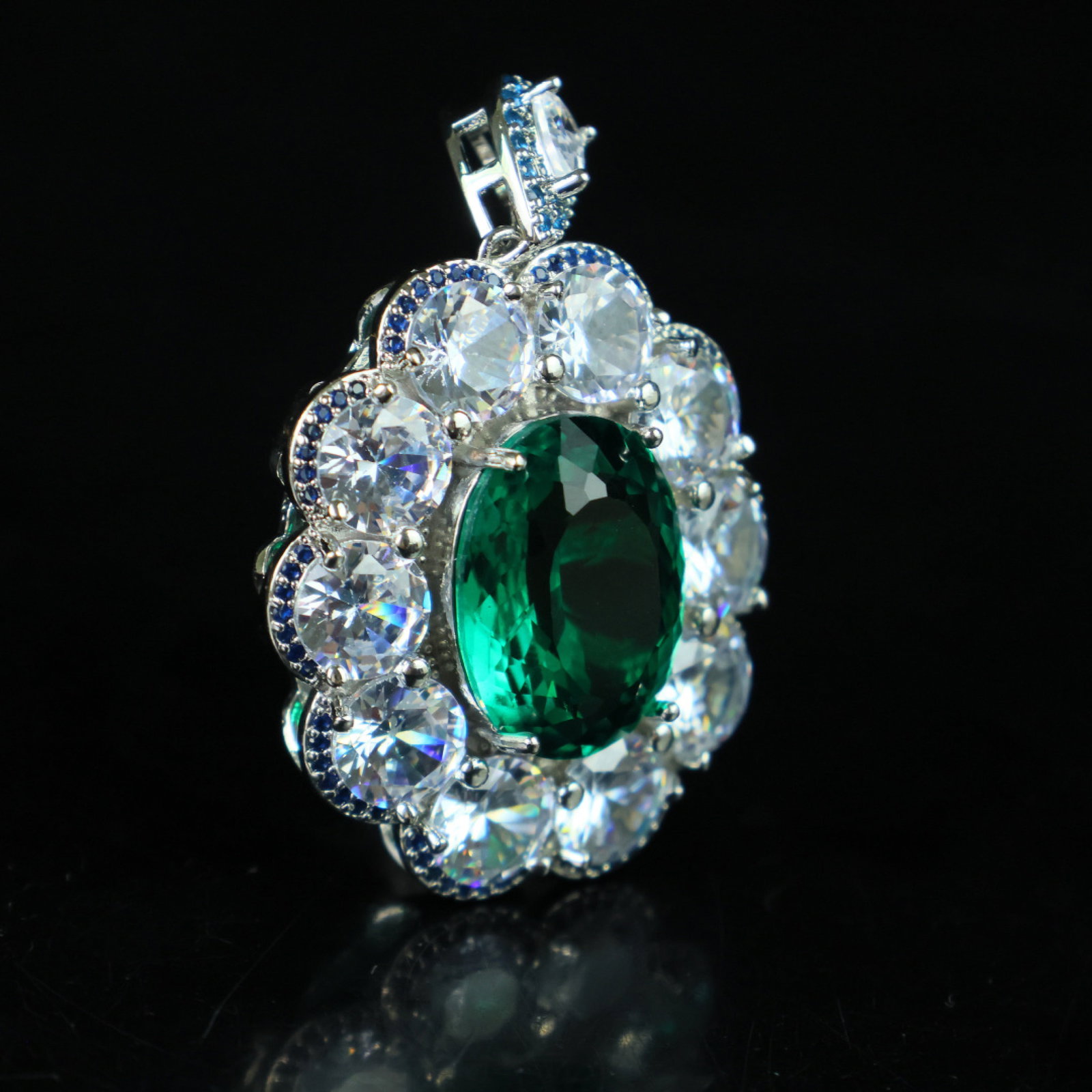 An Exquisite Pendant - 3