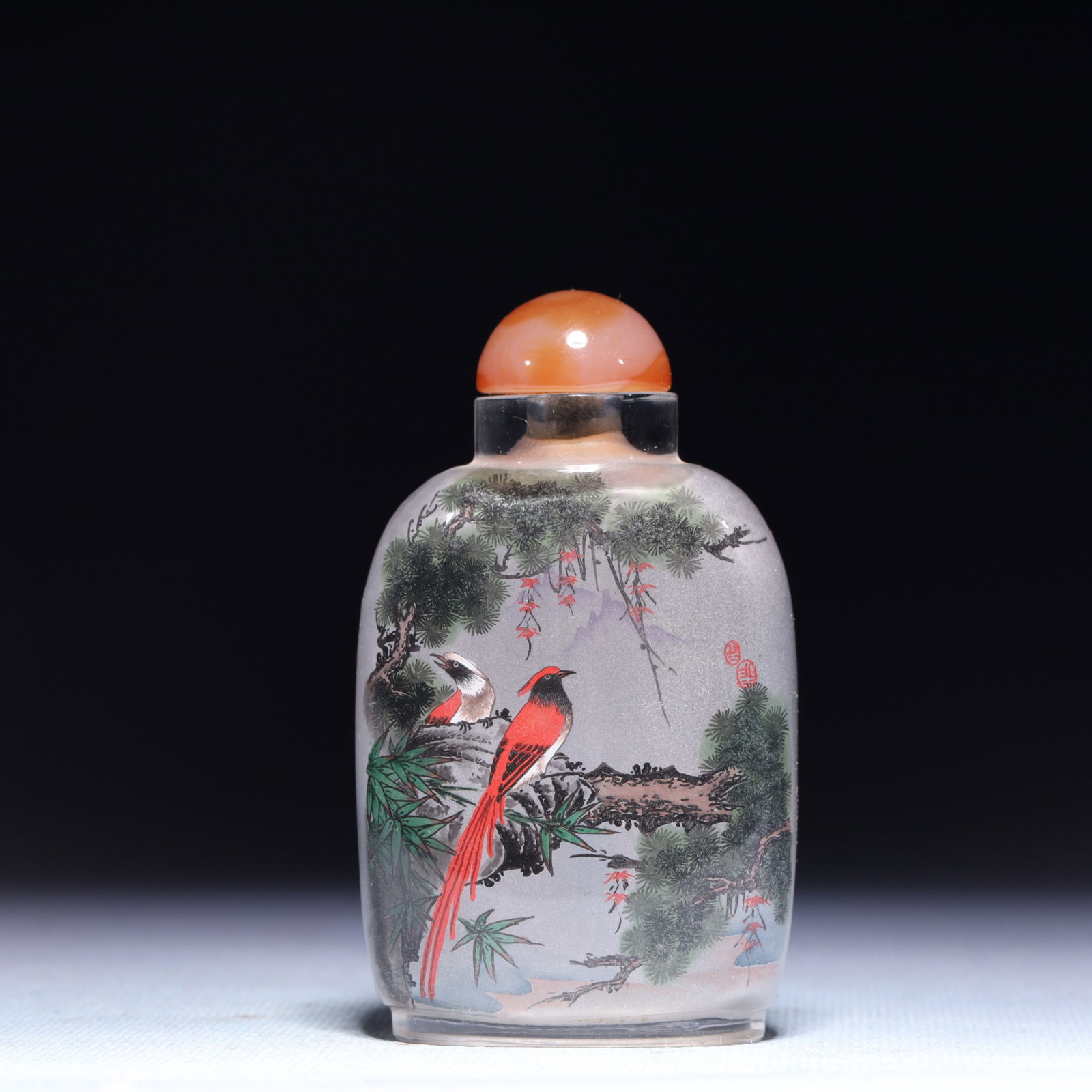 An Exquisite Crystal Bird Pattern Snuff Bottle: An Exquisite Crystal Bird Pattern Snuff Bottle,Qing Dynasty,China,Size:2inx1inx3.3in,Weight:71.8g 水晶鸟纹鼻烟壶,中国清代