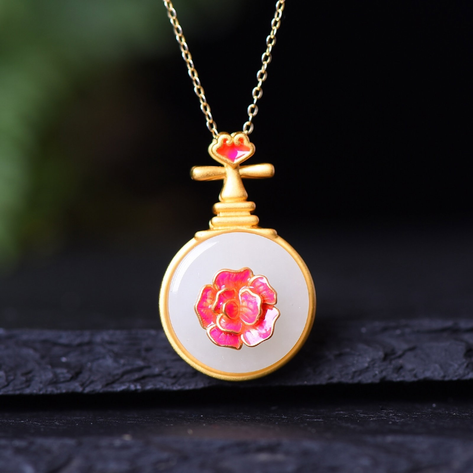 An Exquisite Sterling Silver-Gold Plated Inlaid White Jade Enamel Pendant: An Exquisite Sterling Silver-Gold Plated Inlaid White Jade Enamel Pendant,Size:0.8inx0.8in 纯银镀金镶白玉珐琅吊坠