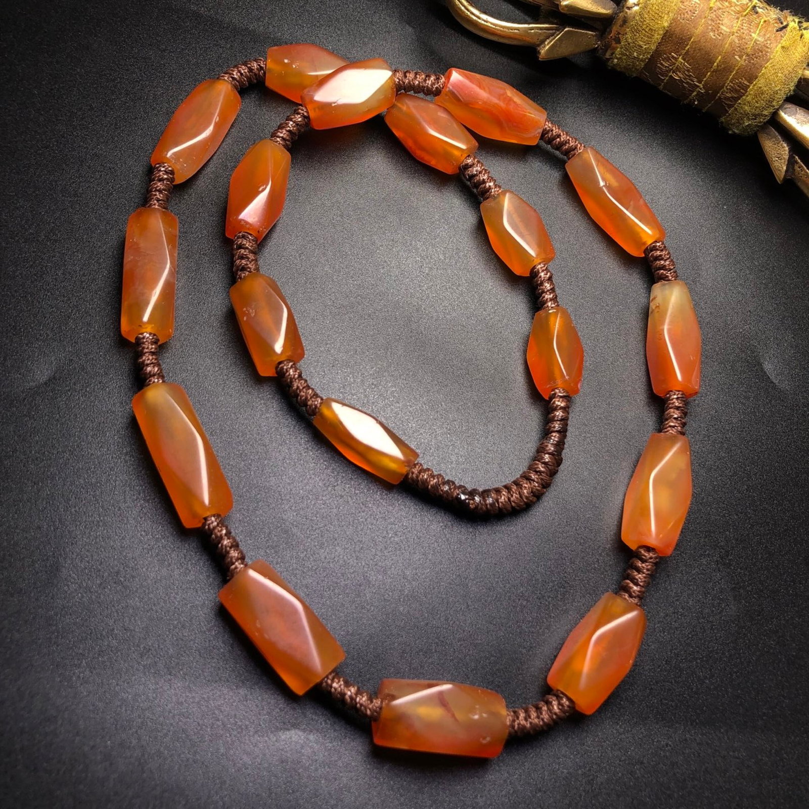 A Precious Agate Necklace: A Precious Agate Necklace,Size:1.1inx0.4in 玛瑙项链