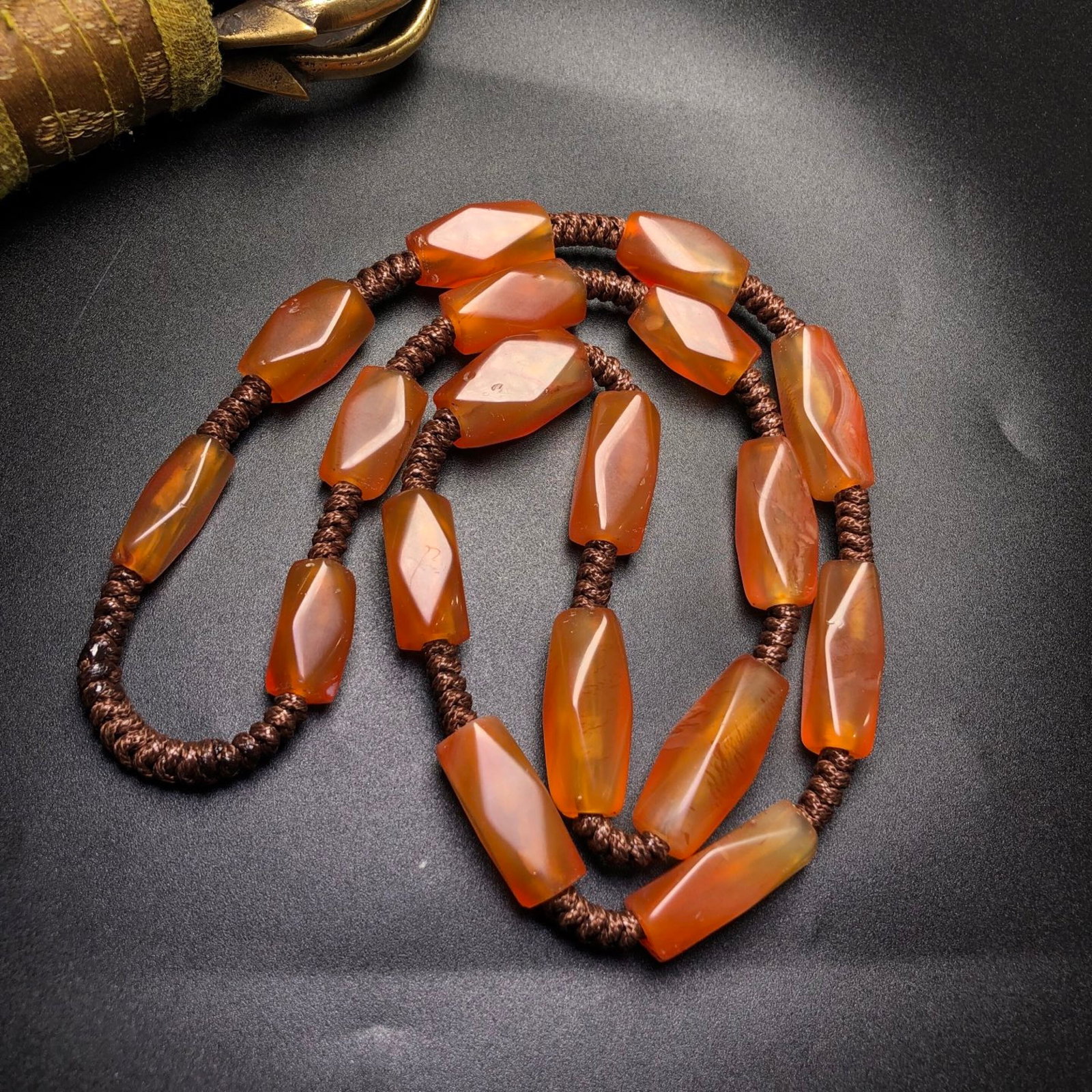 A Precious Agate Necklace - 3