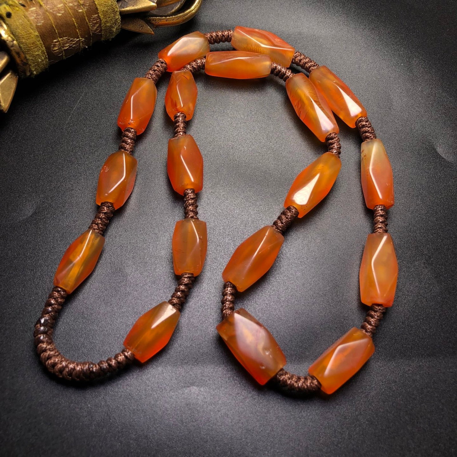 A Precious Agate Necklace - 6