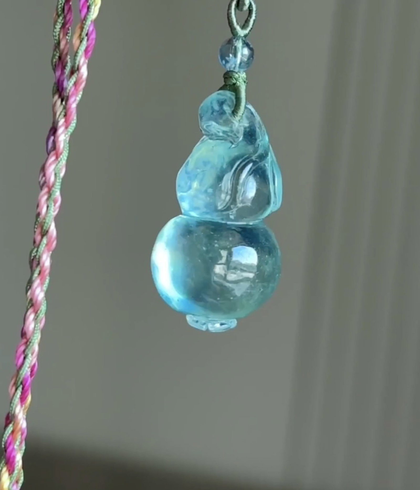 An Exquisite Aquamarine Gourd Necklace: An Exquisite Aquamarine Gourd Necklace,Size:1.1inx0.6inx0.5in,Weight:9.1g 海蓝宝葫芦吊坠
