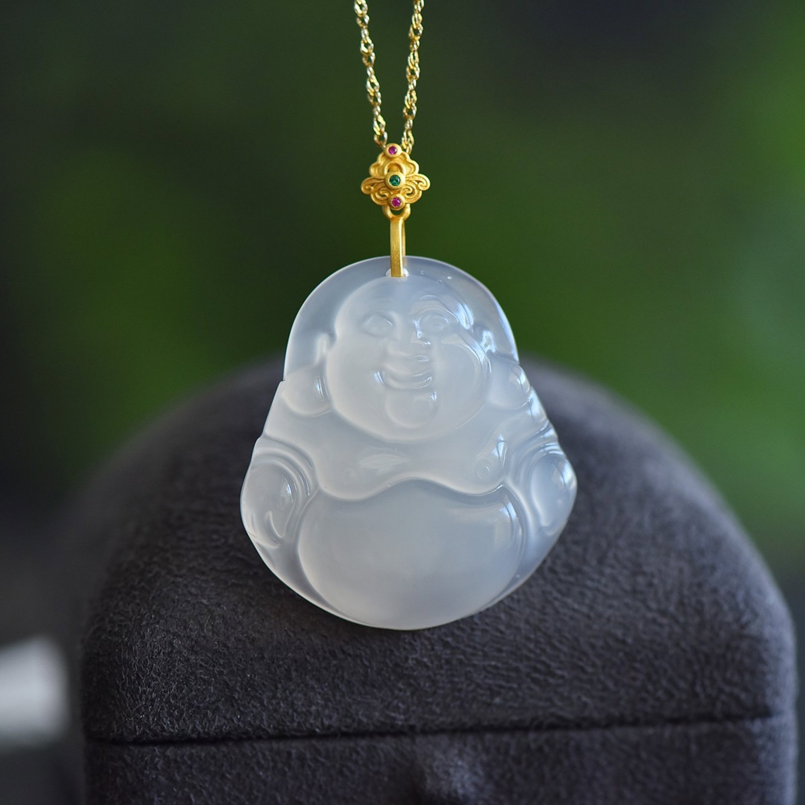 An Exquisite Sterling Silver-Gold Plated Inlaid Agate Pendant: An Exquisite Sterling Silver-Gold Plated Inlaid Agate Pendant,Size:1.3inx1.5in 纯银镀金镶玛瑙吊坠