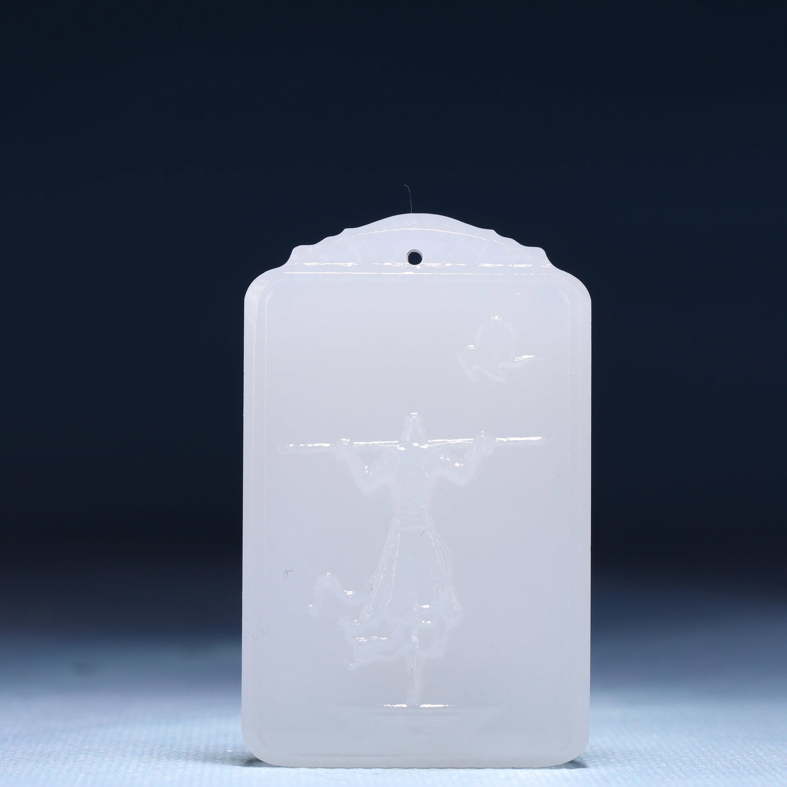 An Exquisite White Jade Figure Pattern Pendant: An Exquisite White Jade Figure Pattern Pendant,Size:1.6inx0.4inx2.4in,Weight:48g 白玉人物纹牌