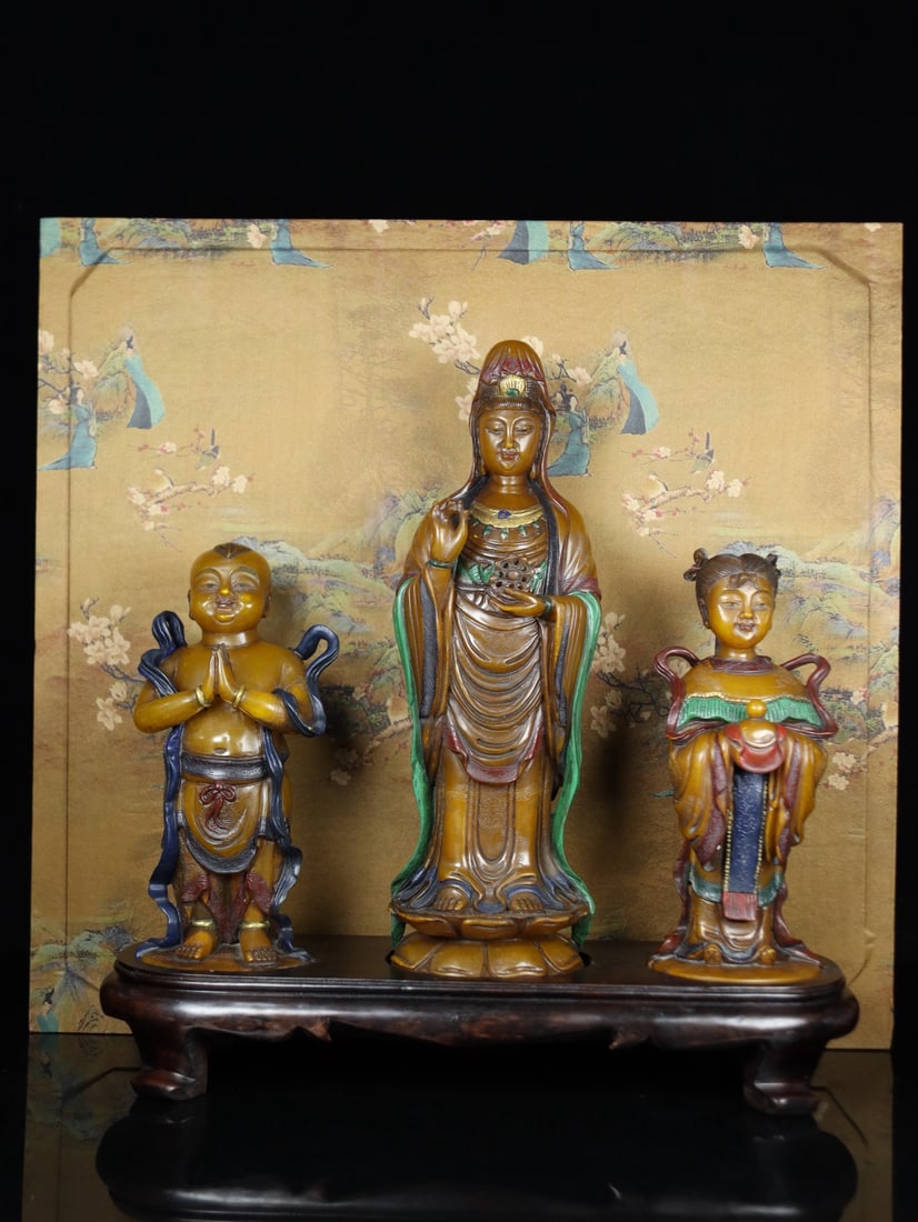 A Set of Rare Tianhuang Stone Painted Color Painted Gold Figure Statue of Avalokitesvara Ornaments: A Set of Rare Tianhuang Stone Painted Color Painted Gold Figure Statue of Avalokitesvara Ornaments,Qing Dynasty, China,Changshuo Mark,Size:(Statue of Avalokitesvara)12.6inx3.9inx2.8in,9.1inx2.8inx2.8i