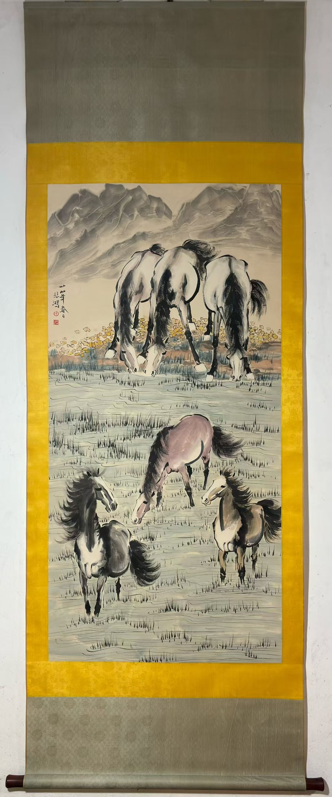 A Chinese Vertical Scroll Ink Painting of Horse on Paper,Xu Beihong: A Chinese Vertical Scroll Ink Painting of Horse on Paper,Xu Beihong,Size:(Without frame)53.7inx26.4in一幅中国水墨骏马图立轴,徐&#