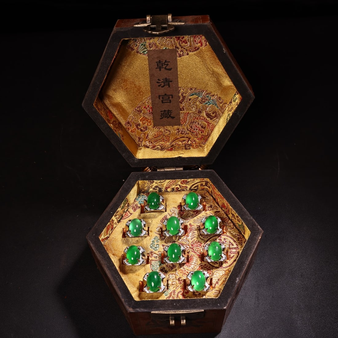 A Set of Fine Sterling Silver Inlaid Jadeite Rings, Inlaid Diamonds: A Set of Fine Sterling Silver Inlaid Jadeite Rings, Inlaid Diamonds,Qing Dynasty, China,Size:(Box)3.9inx6.3in,13mmx18mm,Total Weight:170g一套纯银镶翡翠戒
