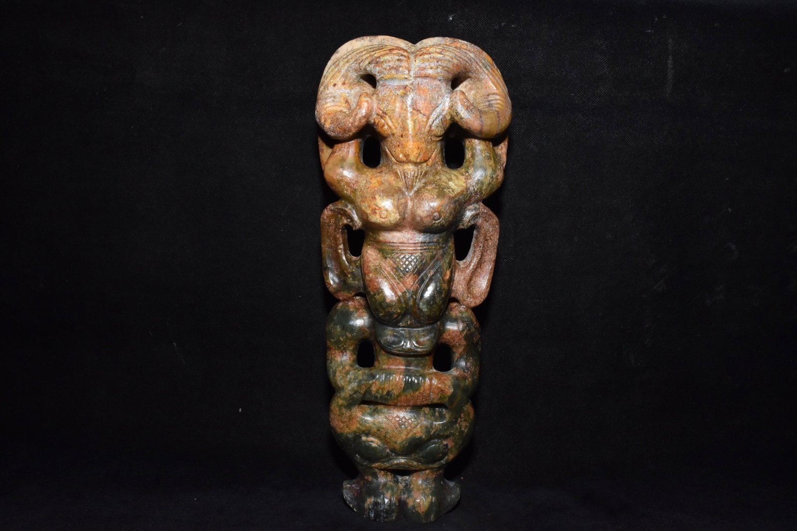 An Exquisite Hemo Jade Sun God Ornament: An Exquisite Hemo Jade Sun God Ornament,Hongshan Culture,Size:11.7inx5.1in,Weight:3160g河磨玉太阳神摆件，红山文化，S