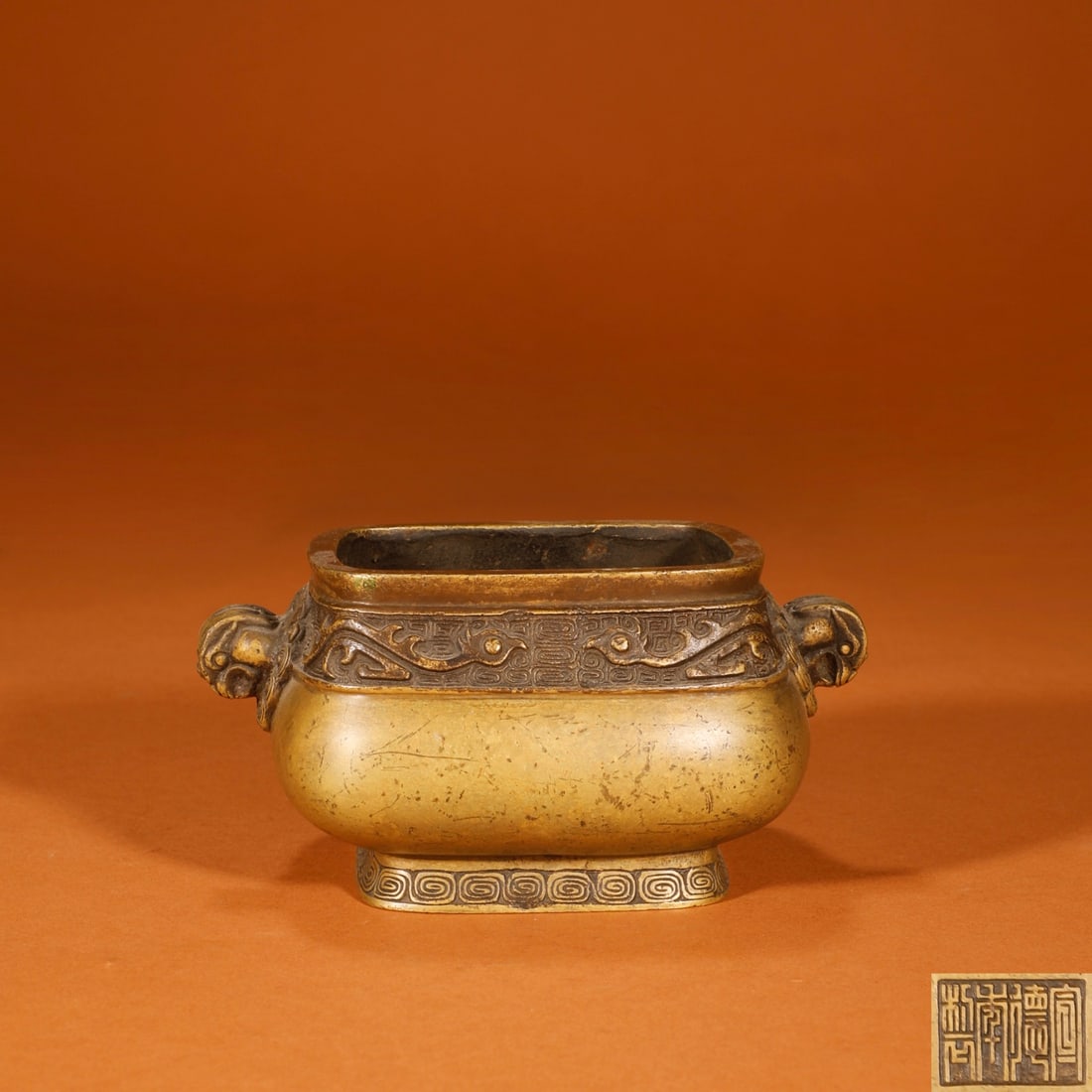 An Exquisite Bronze Phoenix Pattern Beast-Ears Censer (1 of 9)